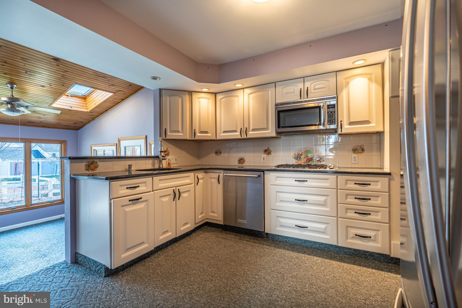 BURGUNDY HILLS - Residential