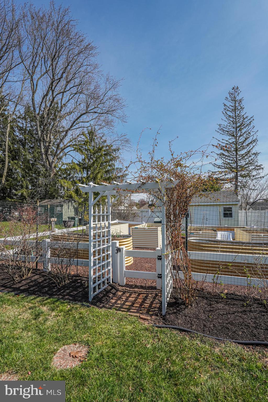 BURGUNDY HILLS - Residential