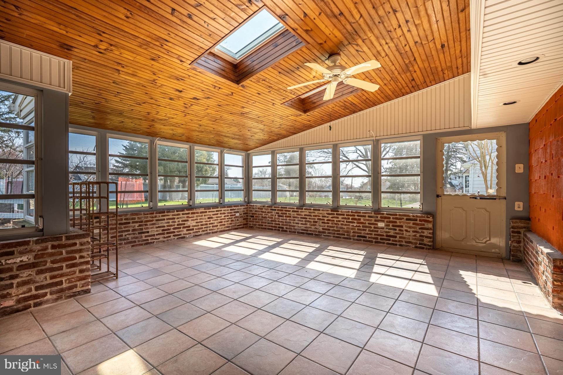 BURGUNDY HILLS - Residential