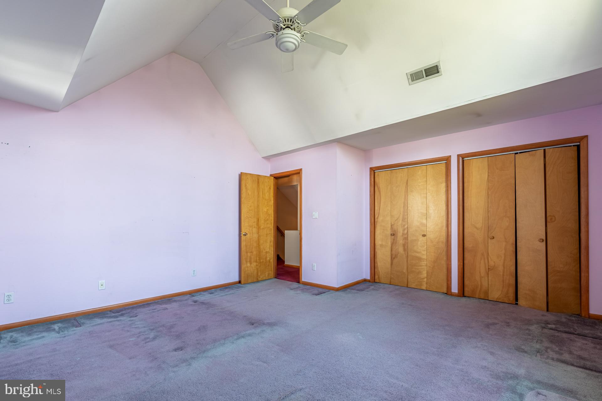 BURGUNDY HILLS - Residential