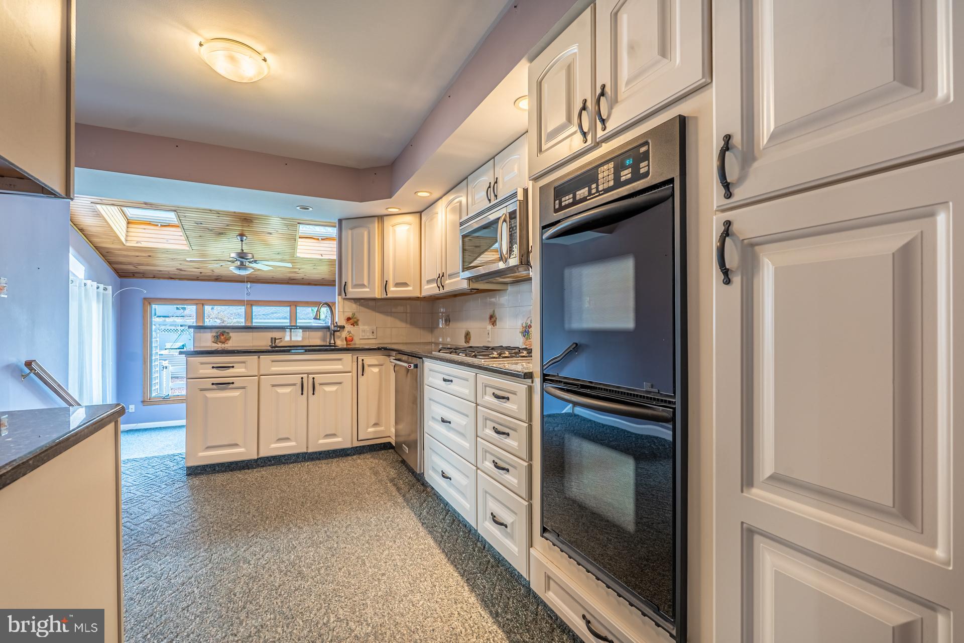 BURGUNDY HILLS - Residential