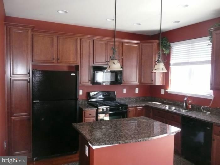 VILLAGE PLACE AT GAINESVILLE - Residential Lease