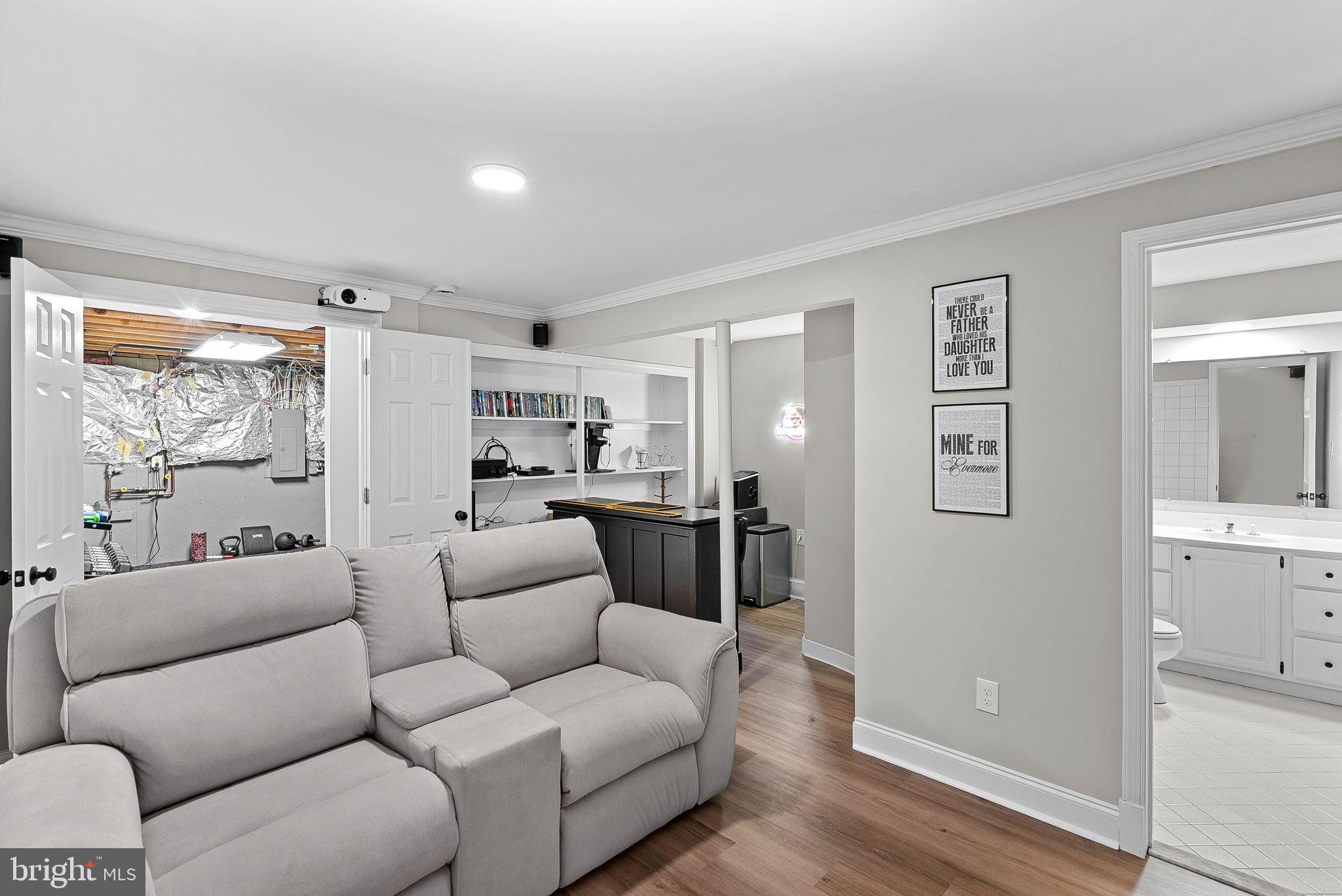 WELLINGTON - Residential