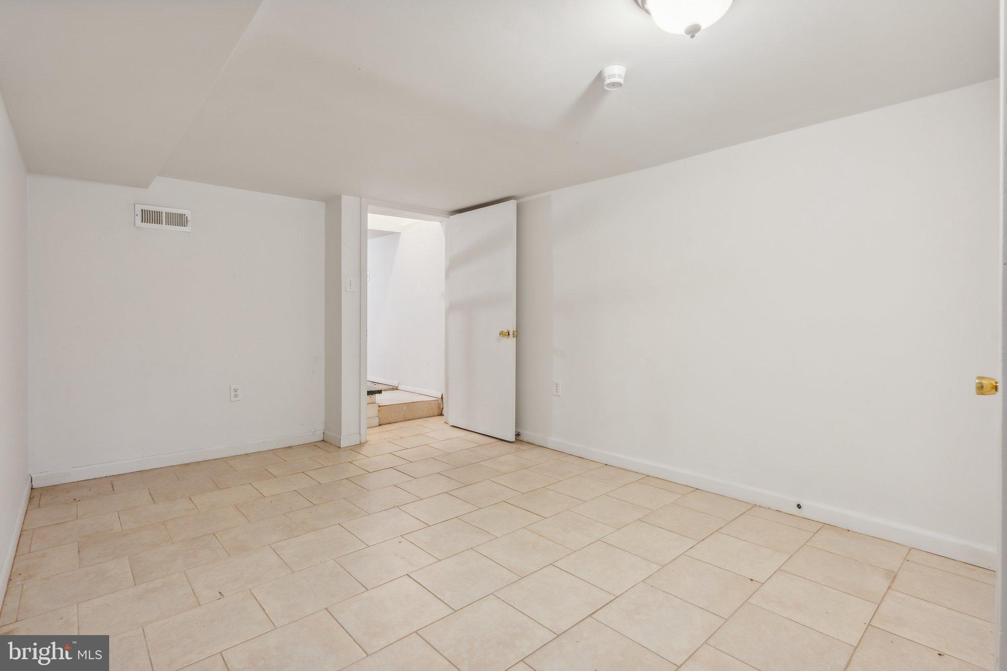 WASHINGTON VILLAGE - Residential