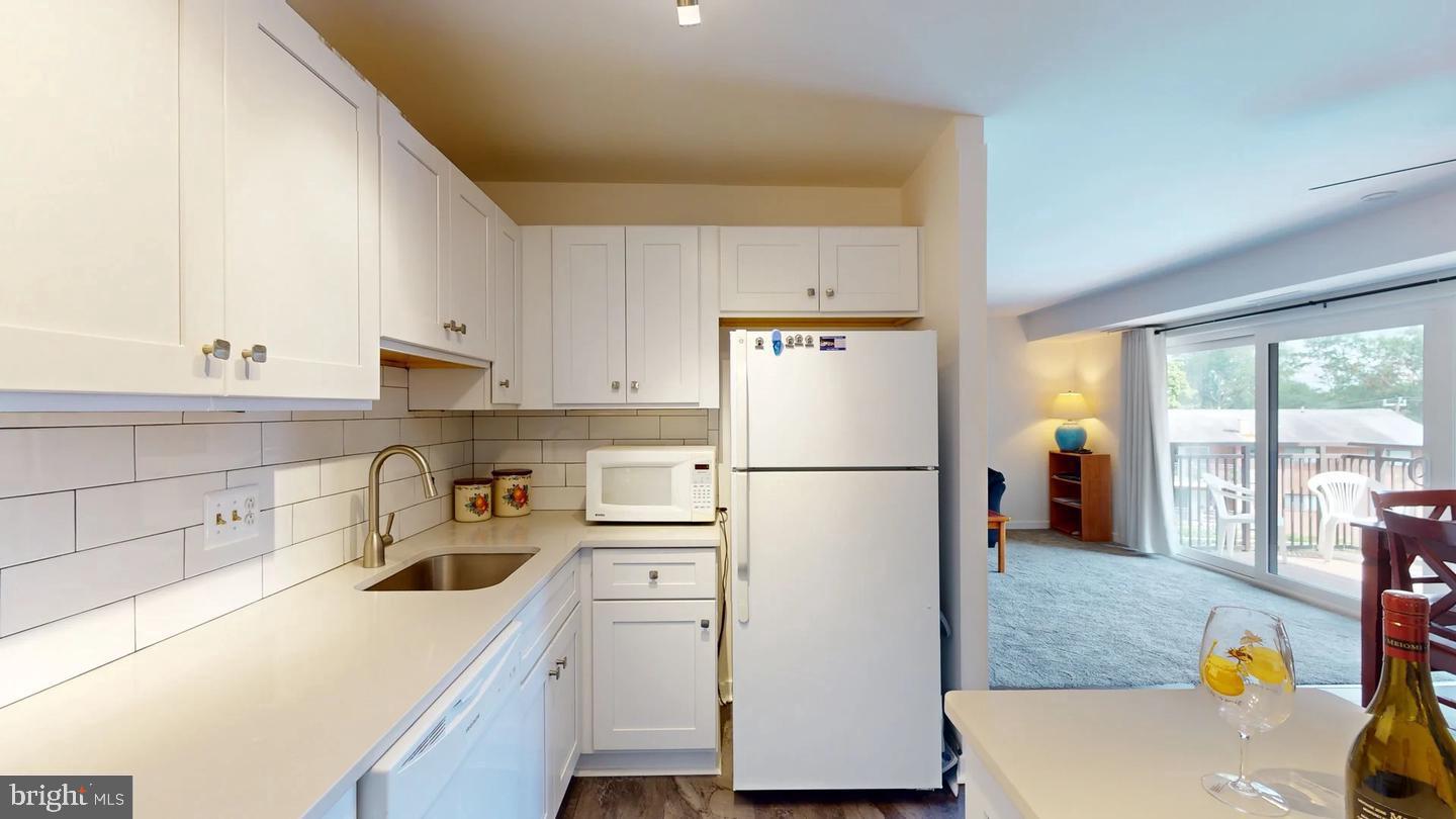 TIMBERLANE VILLAGE GARDEN CONDOMINIUMS - Residential Lease