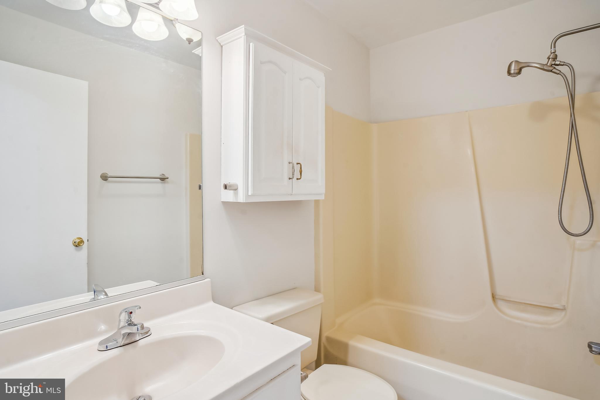 ROBIN MEADOWS - Residential