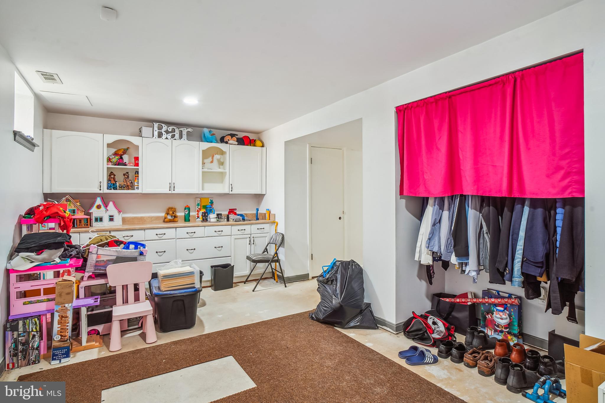 ROBIN MEADOWS - Residential