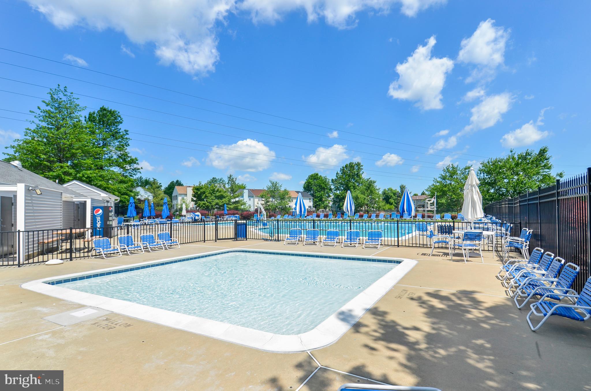 ROBIN MEADOWS - Residential