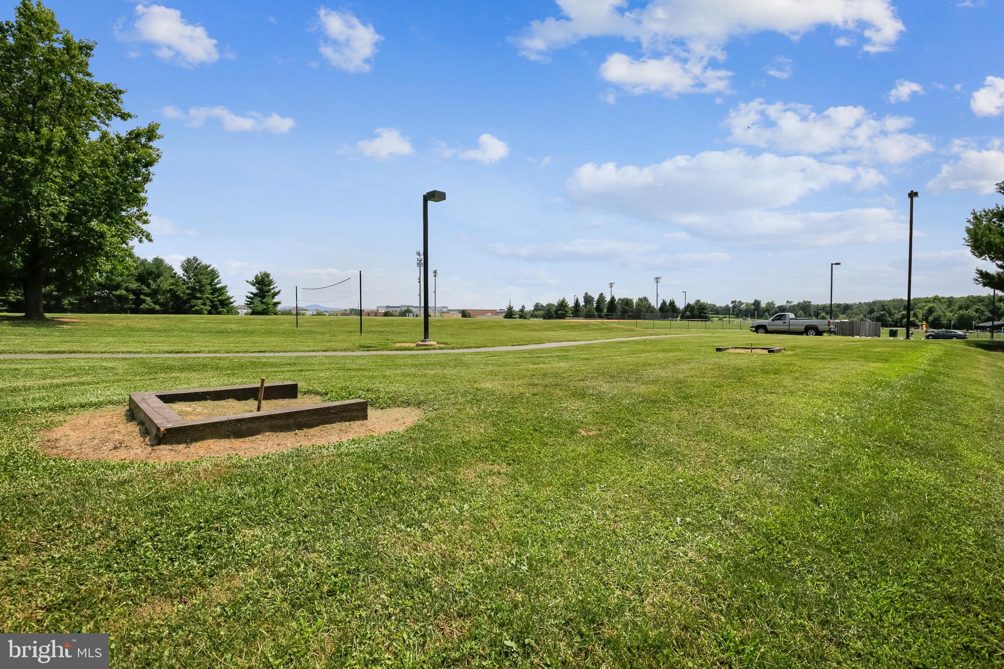 ROBIN MEADOWS - Residential