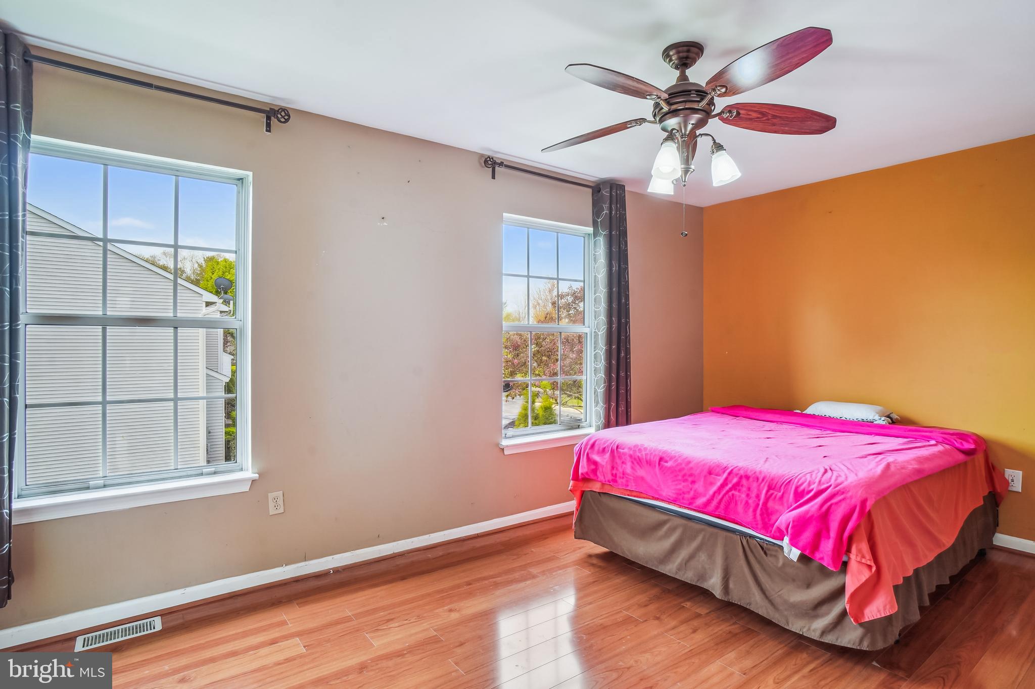 ROBIN MEADOWS - Residential