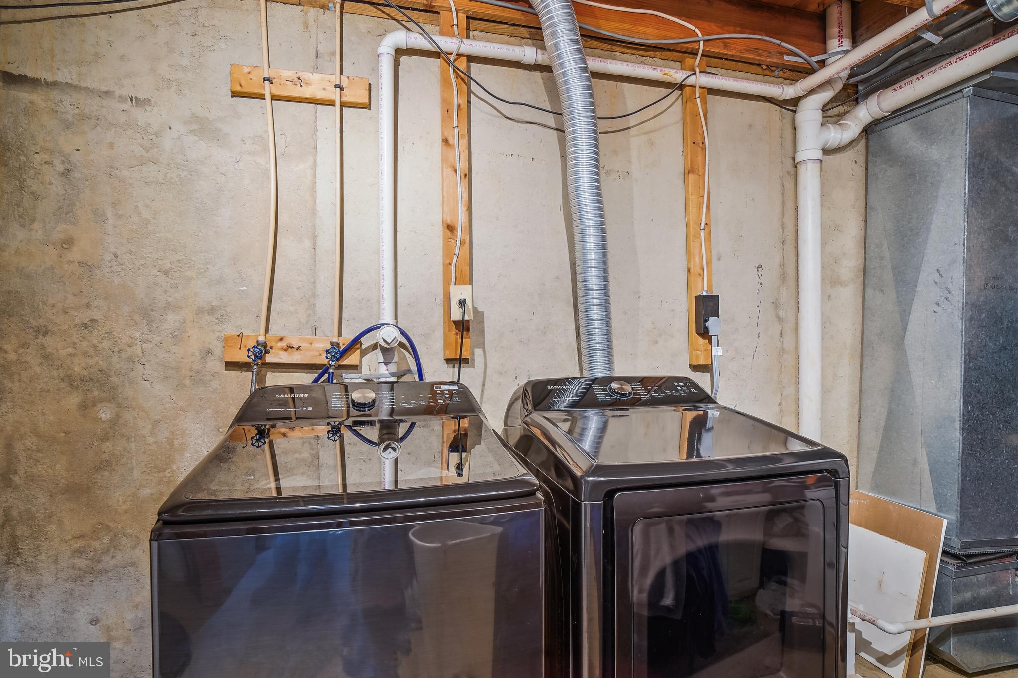 ROBIN MEADOWS - Residential