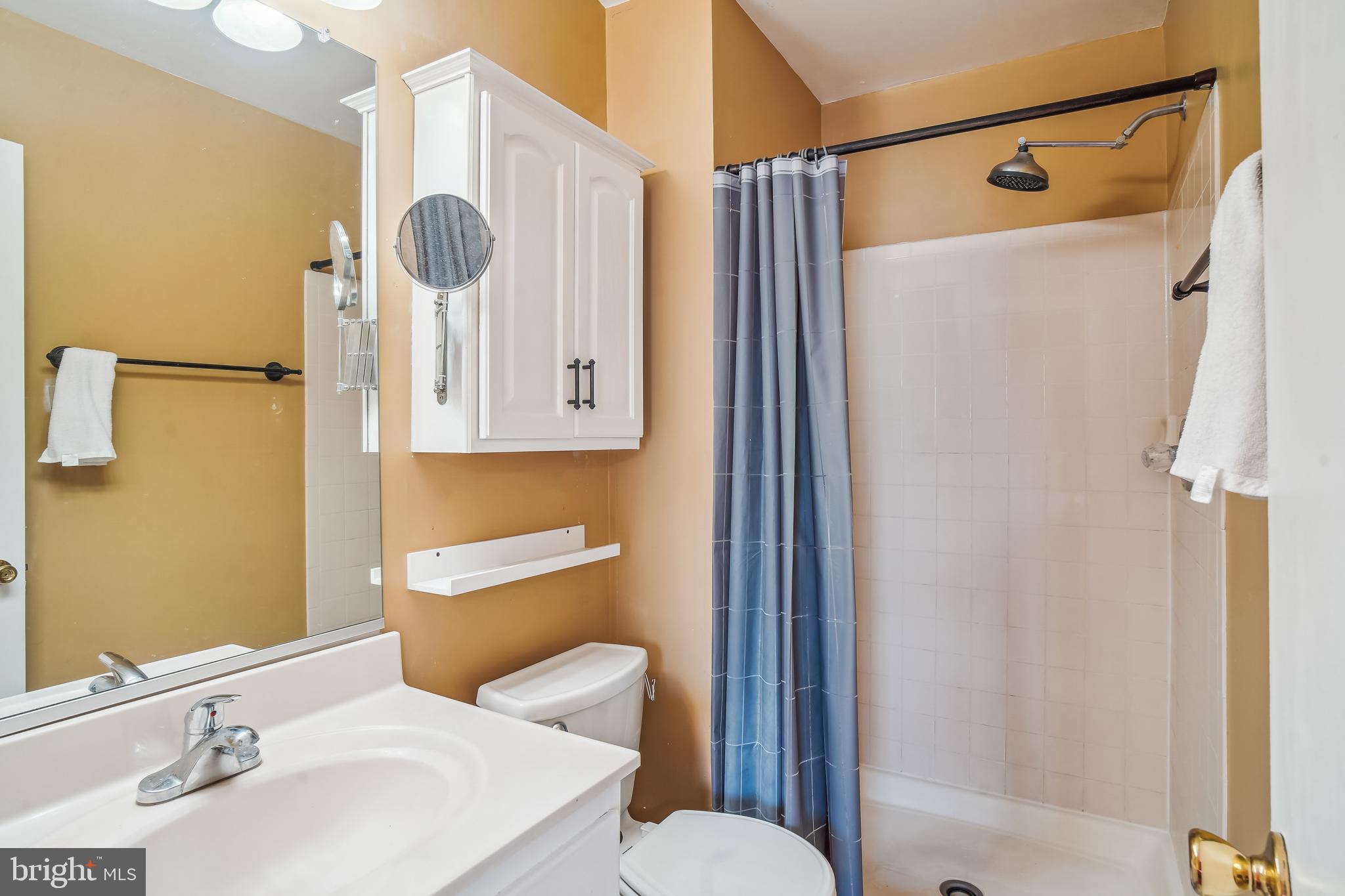 ROBIN MEADOWS - Residential