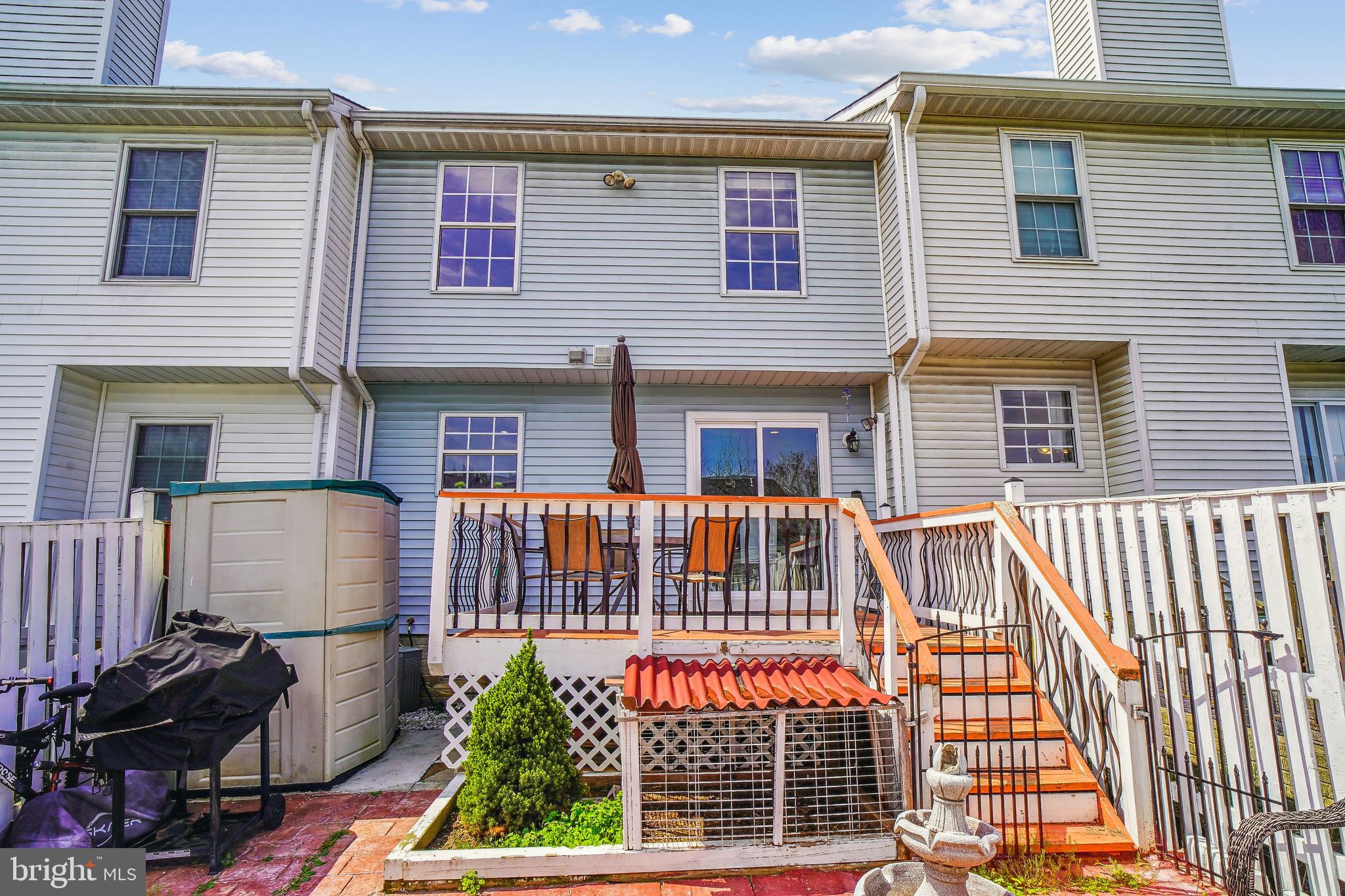 ROBIN MEADOWS - Residential