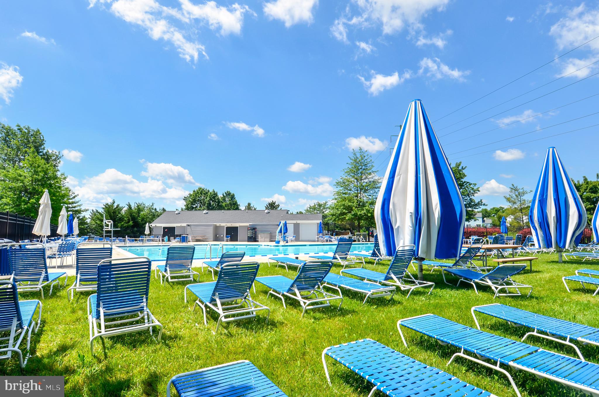 ROBIN MEADOWS - Residential