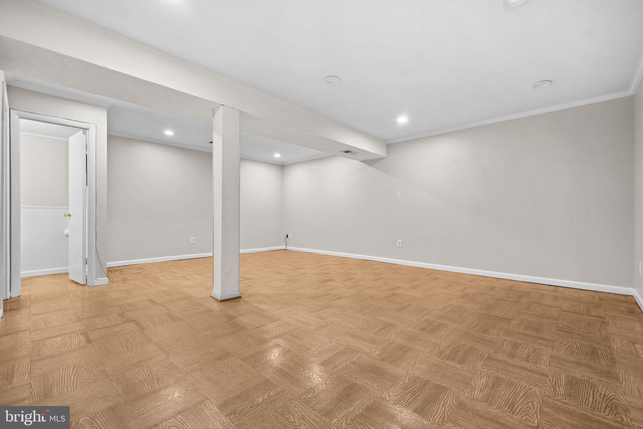 HOLMES RUN WOODS WEST - Residential Lease