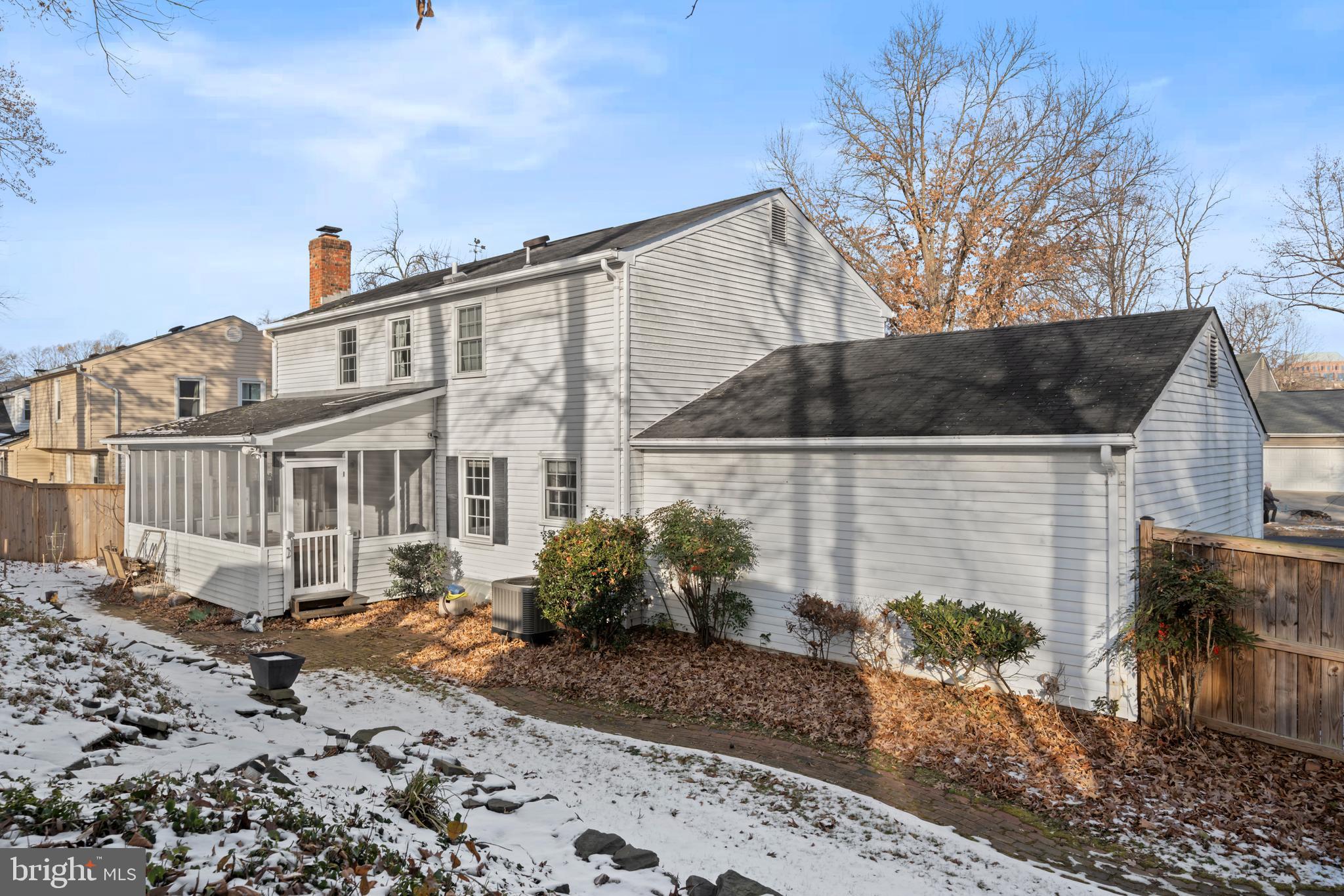 HOLMES RUN WOODS WEST - Residential Lease