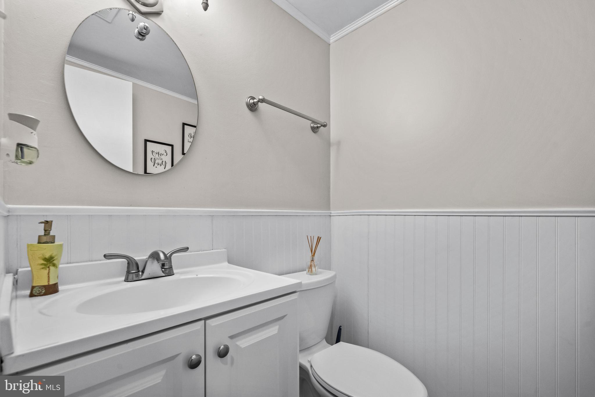 HOLMES RUN WOODS WEST - Residential Lease