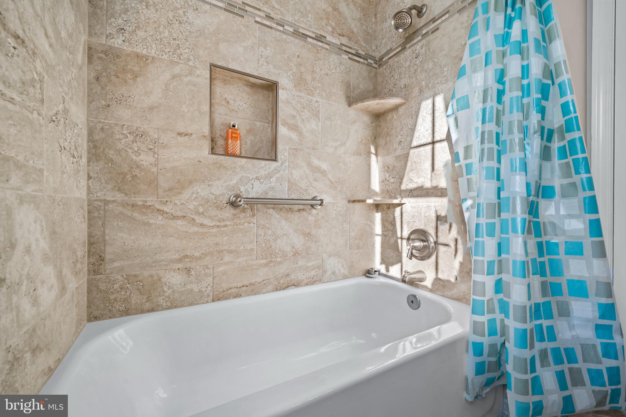 HOLMES RUN WOODS WEST - Residential Lease