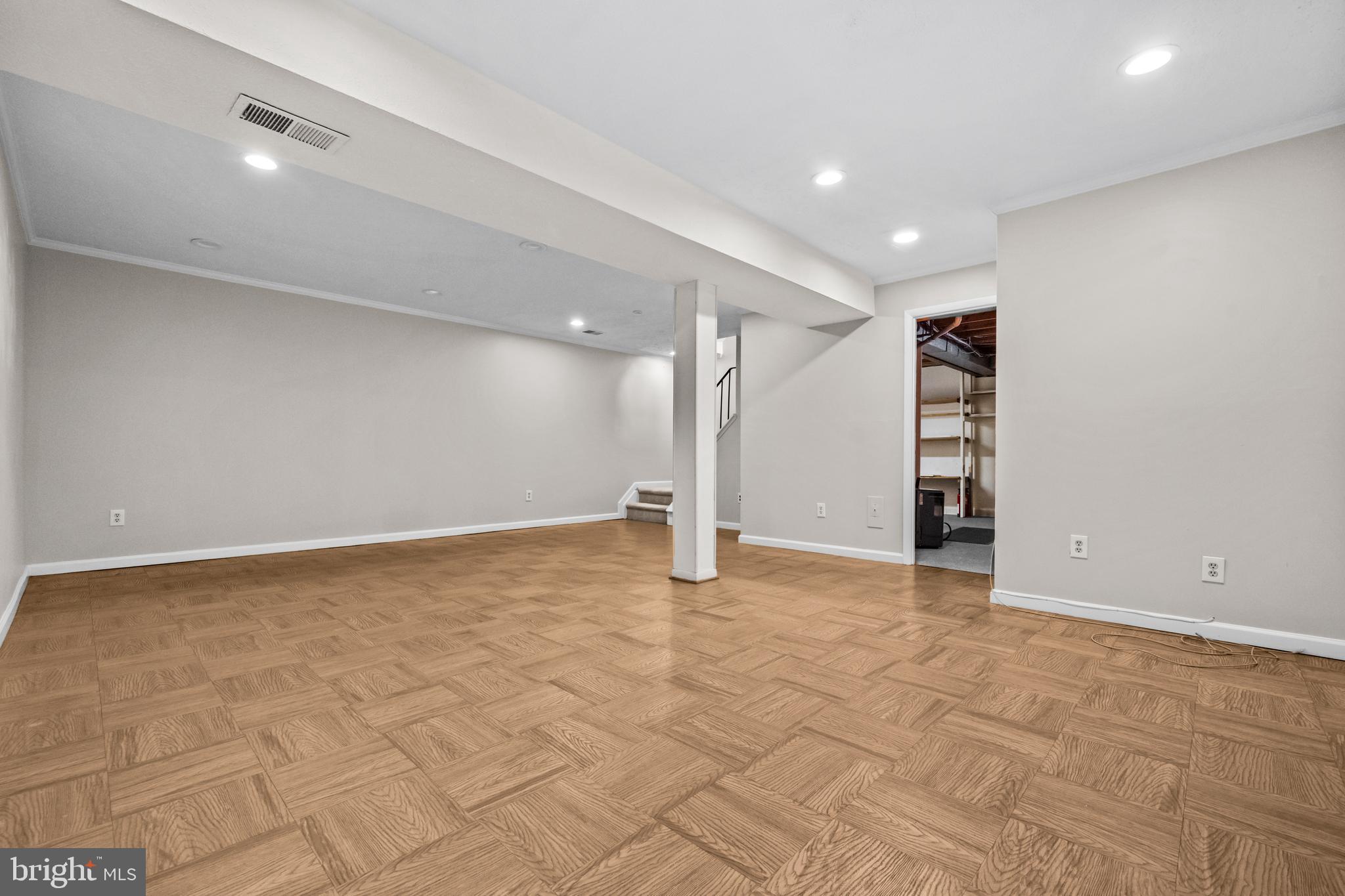 HOLMES RUN WOODS WEST - Residential Lease