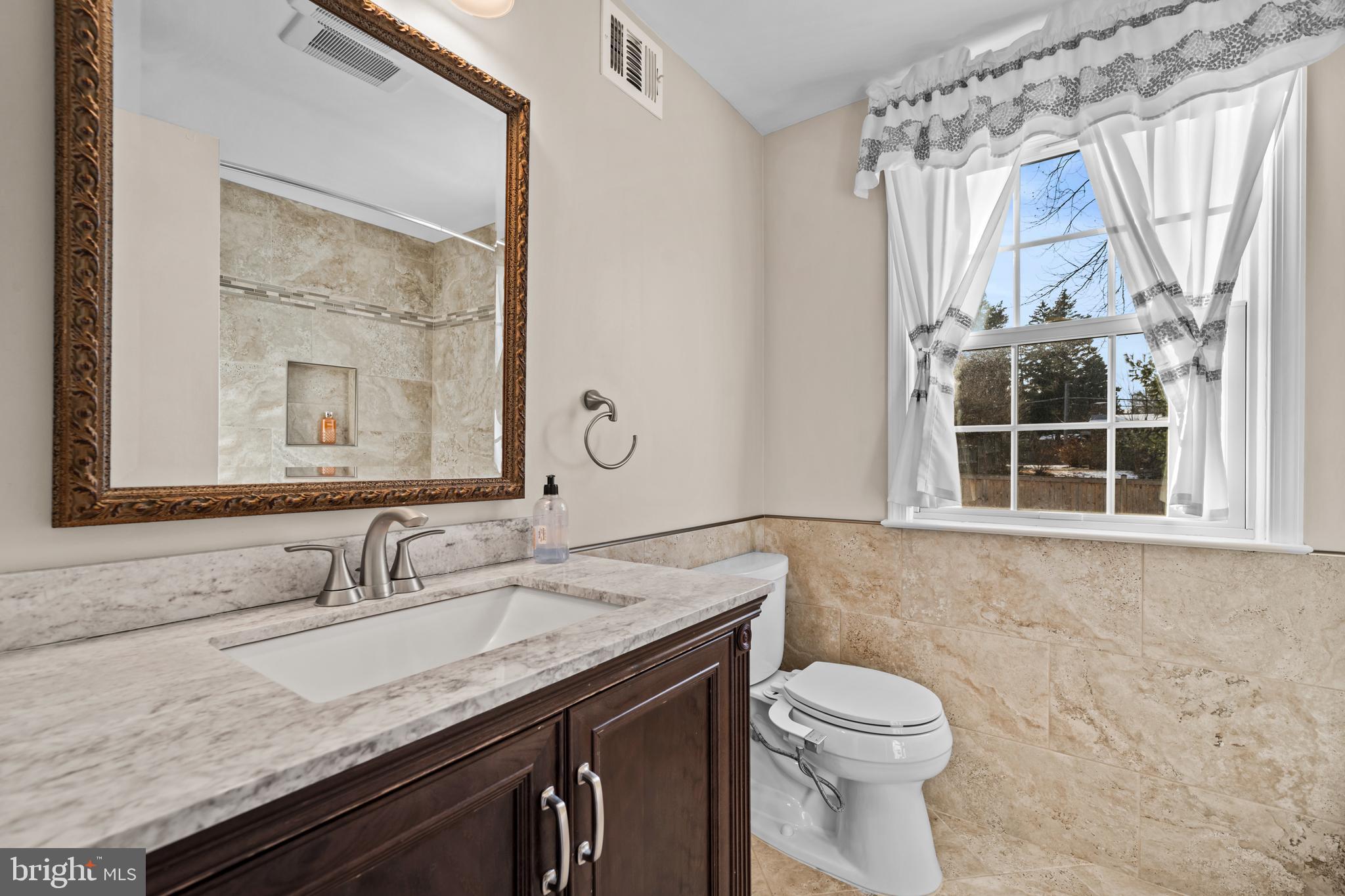 HOLMES RUN WOODS WEST - Residential Lease