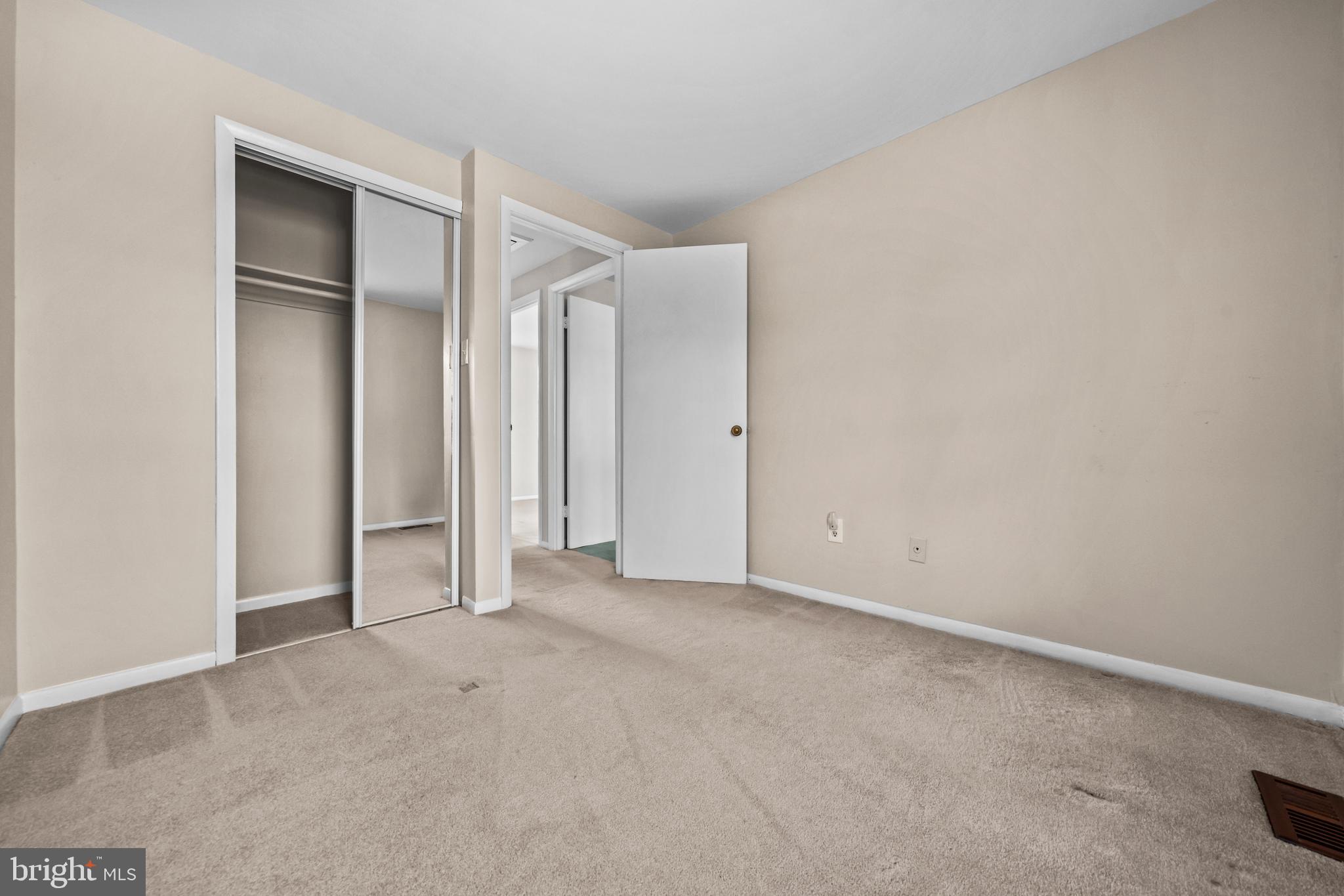 HOLMES RUN WOODS WEST - Residential Lease