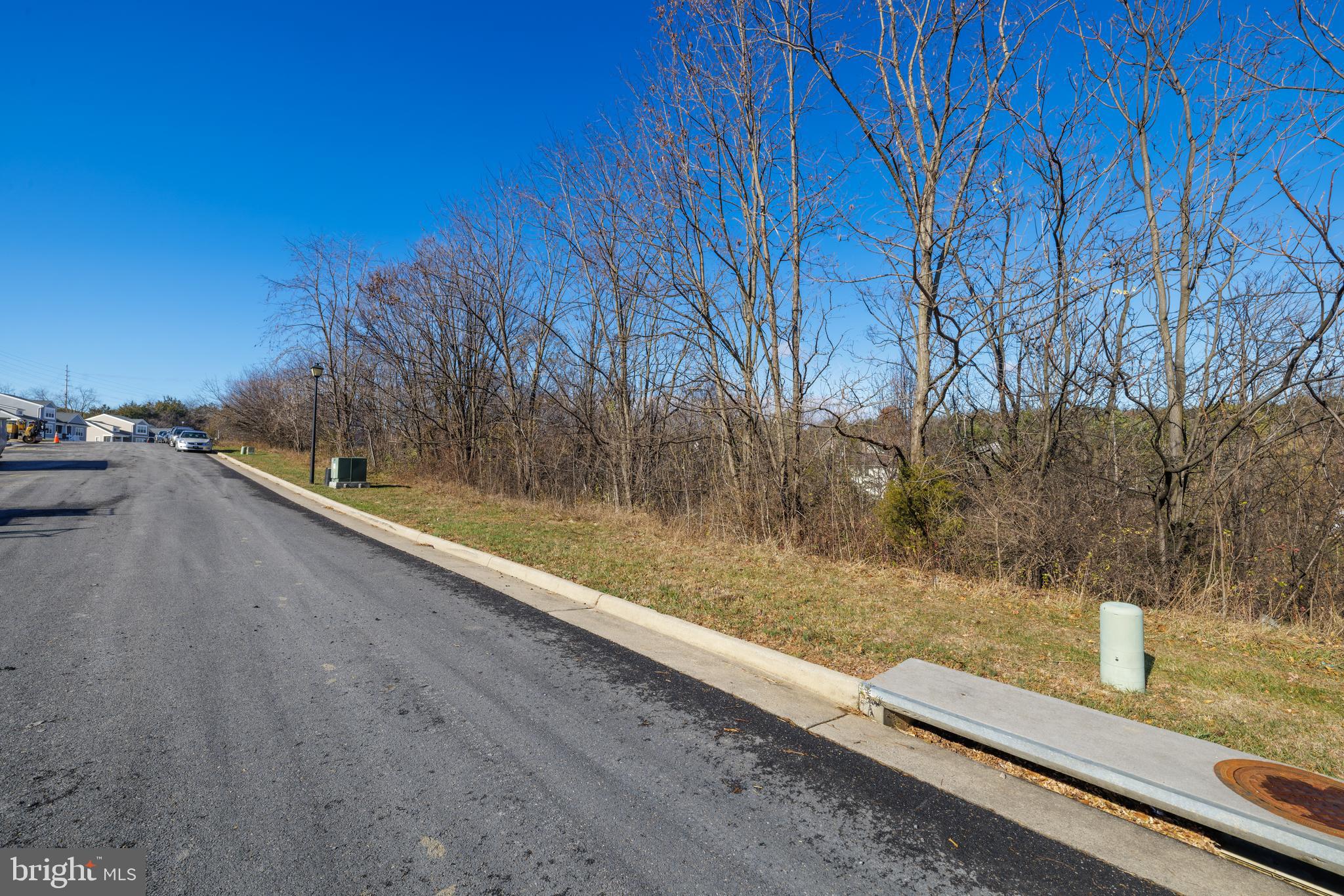 2112 WILLOW HILL DRIVE