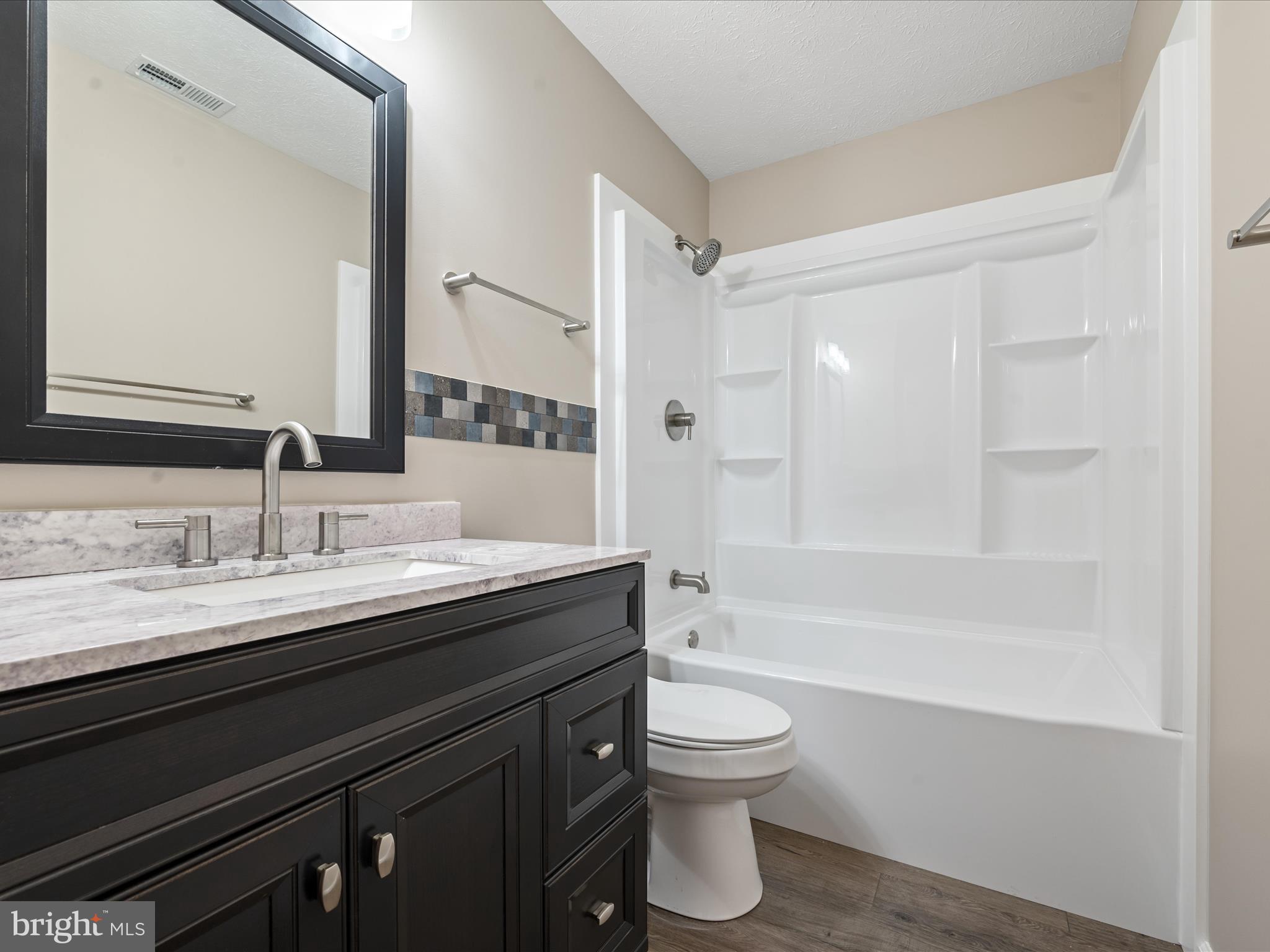 FOREST HILLS - Residential