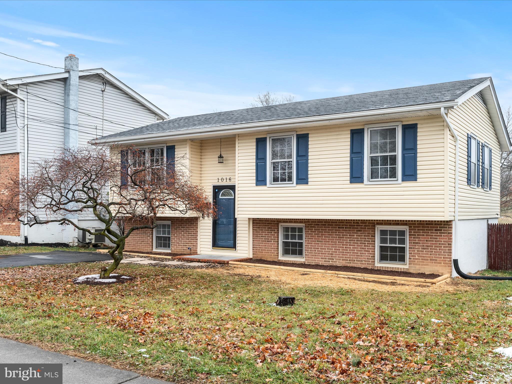 FOREST HILLS - Residential