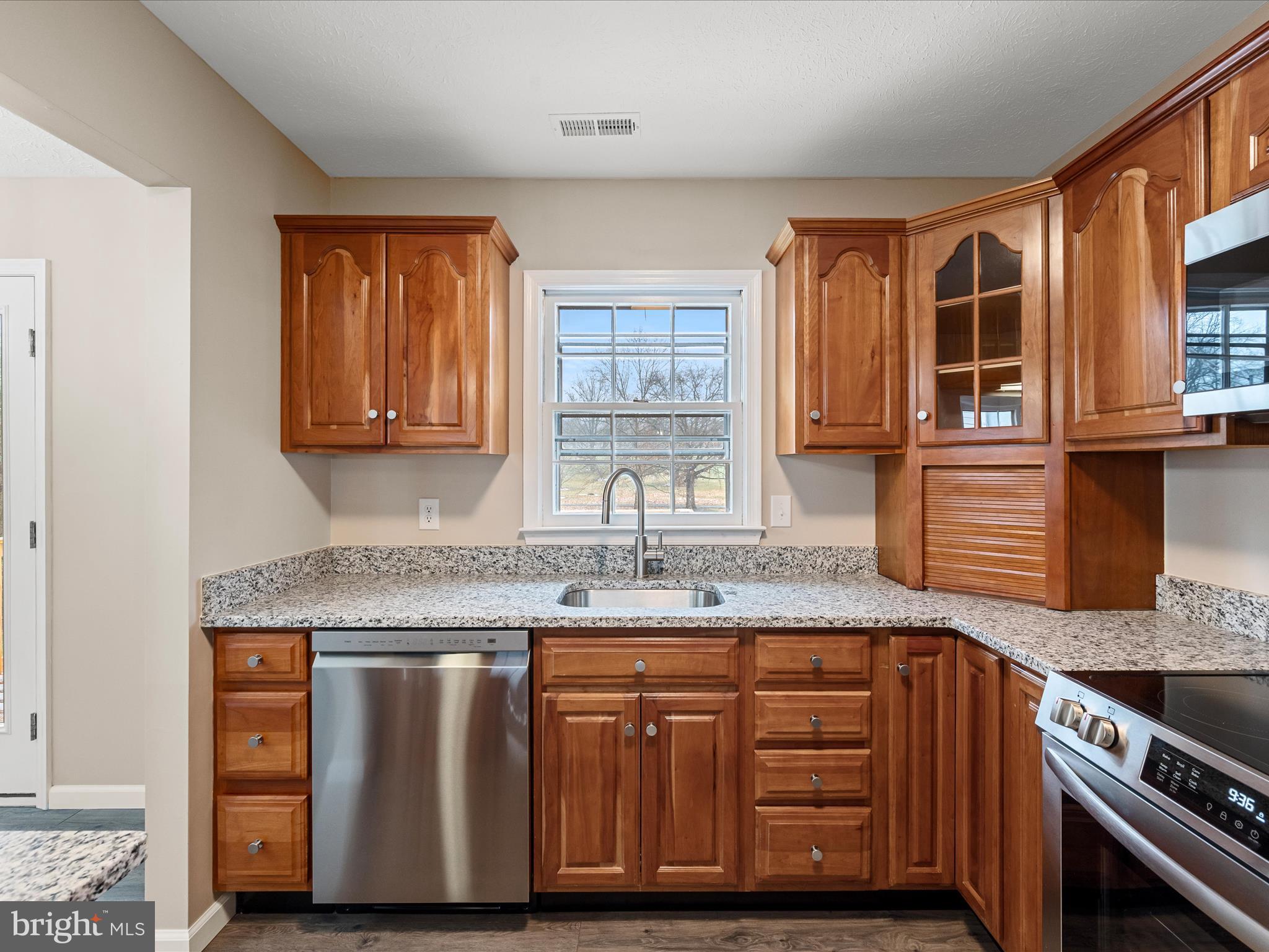 FOREST HILLS - Residential