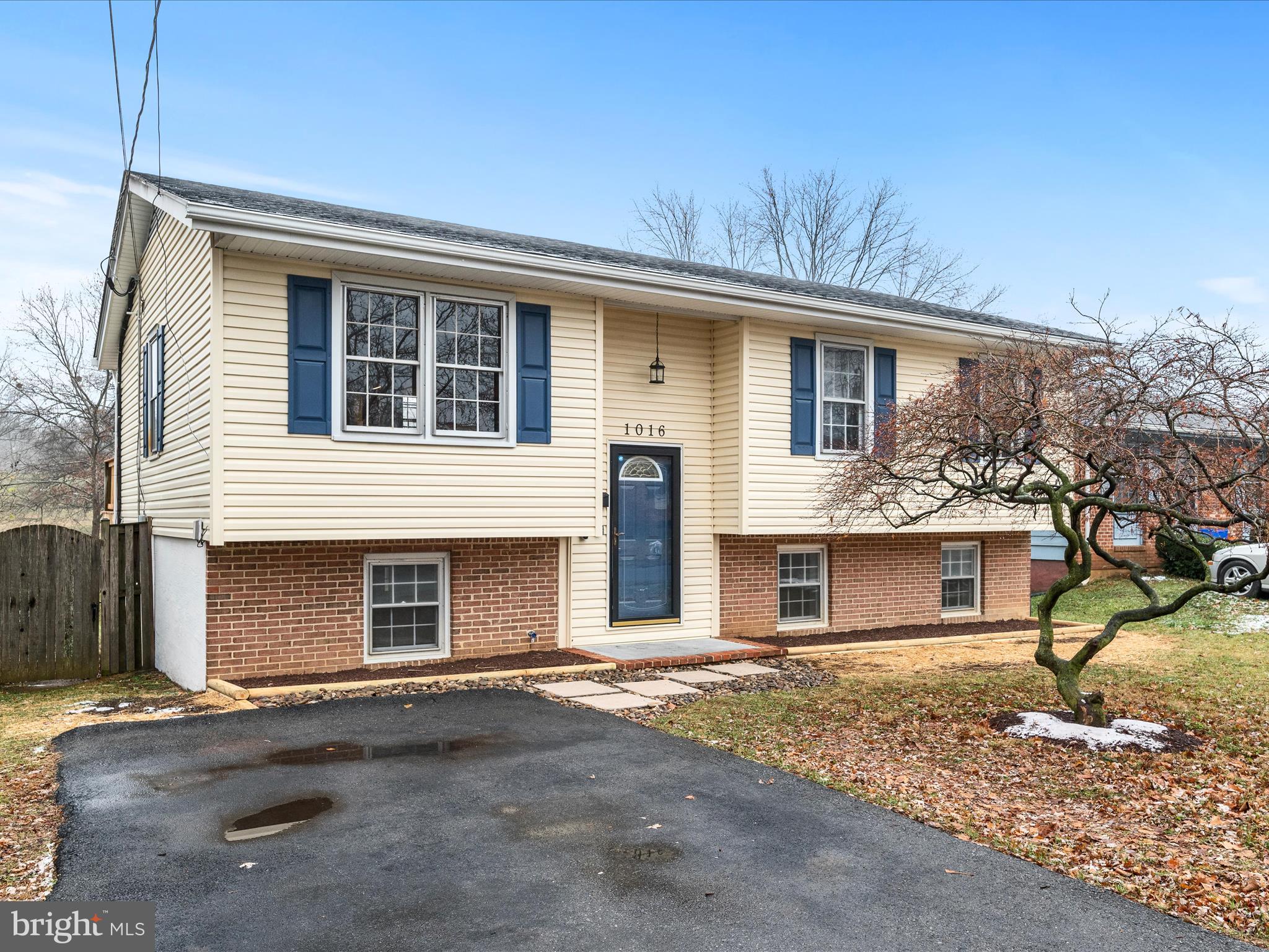 FOREST HILLS - Residential