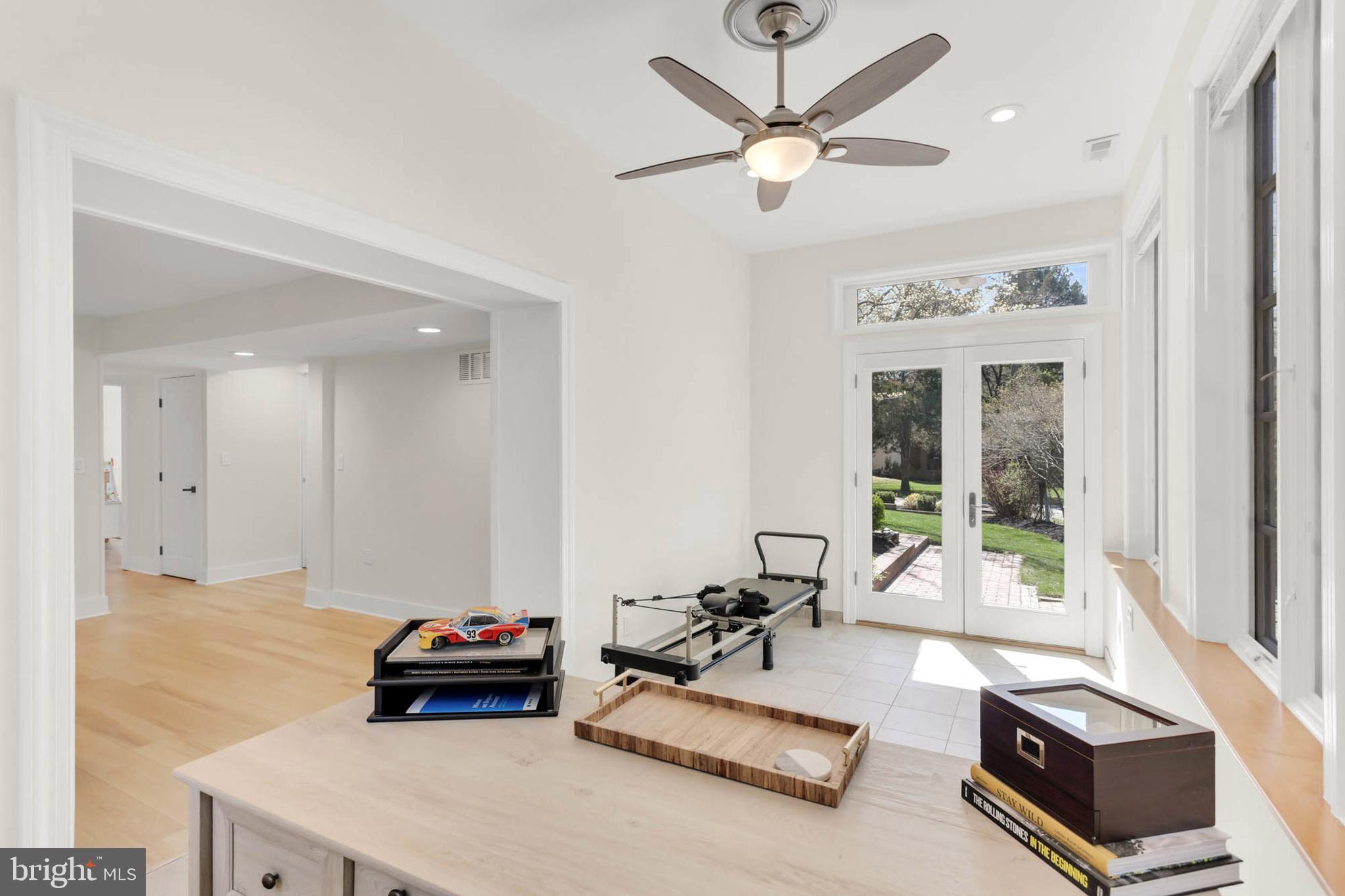 HILLSMERE SHORES - Residential