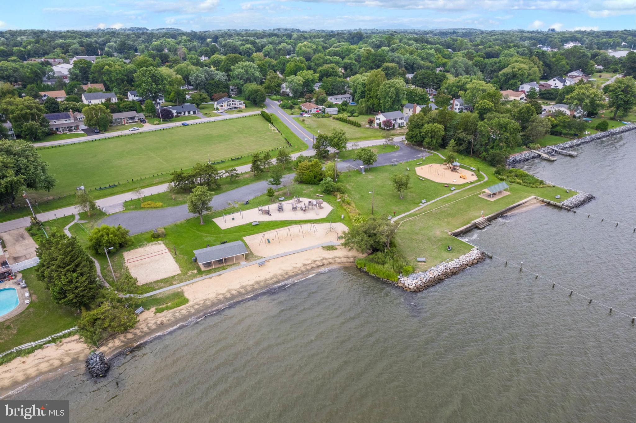 HILLSMERE SHORES - Residential