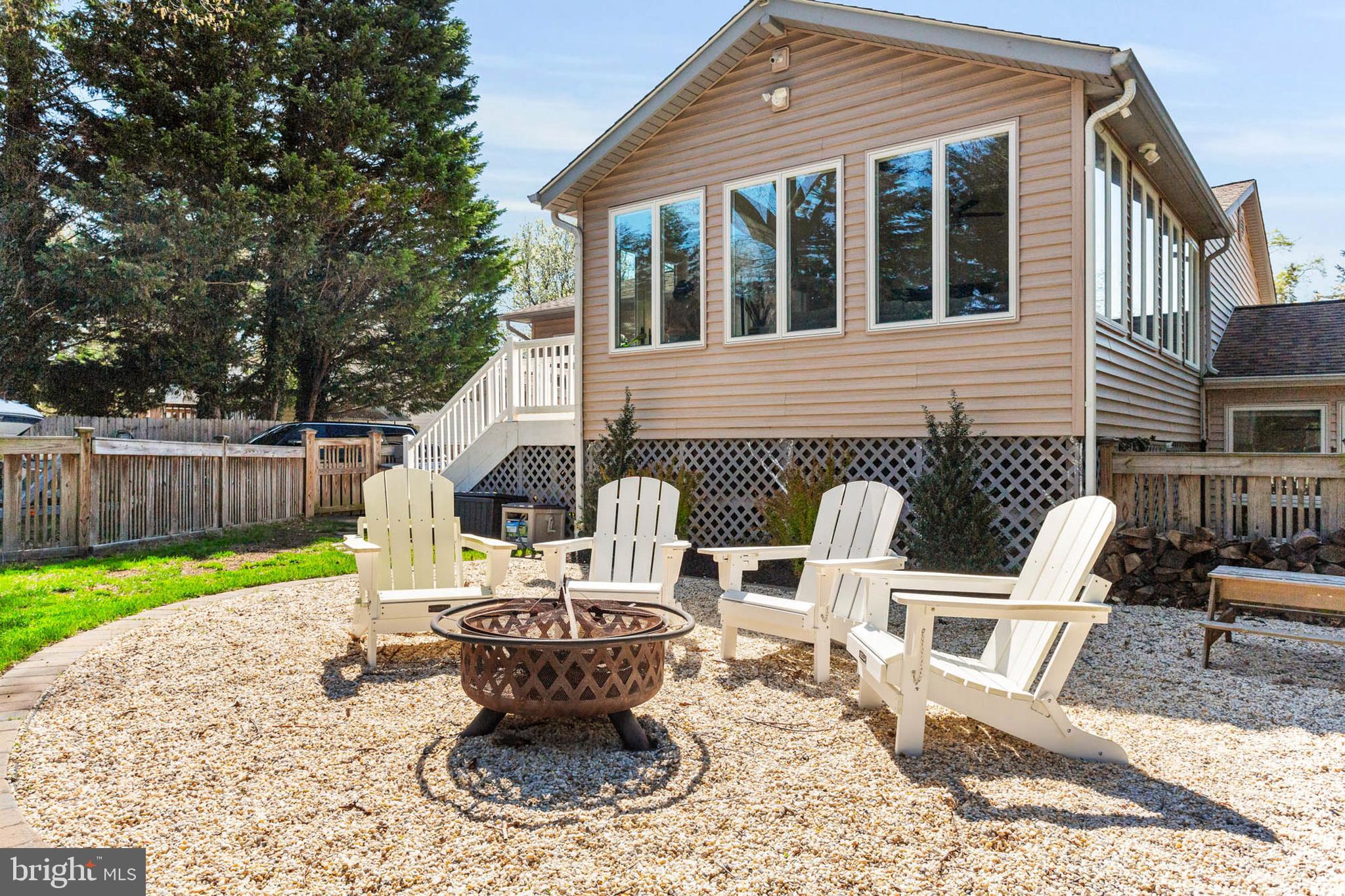 HILLSMERE SHORES - Residential