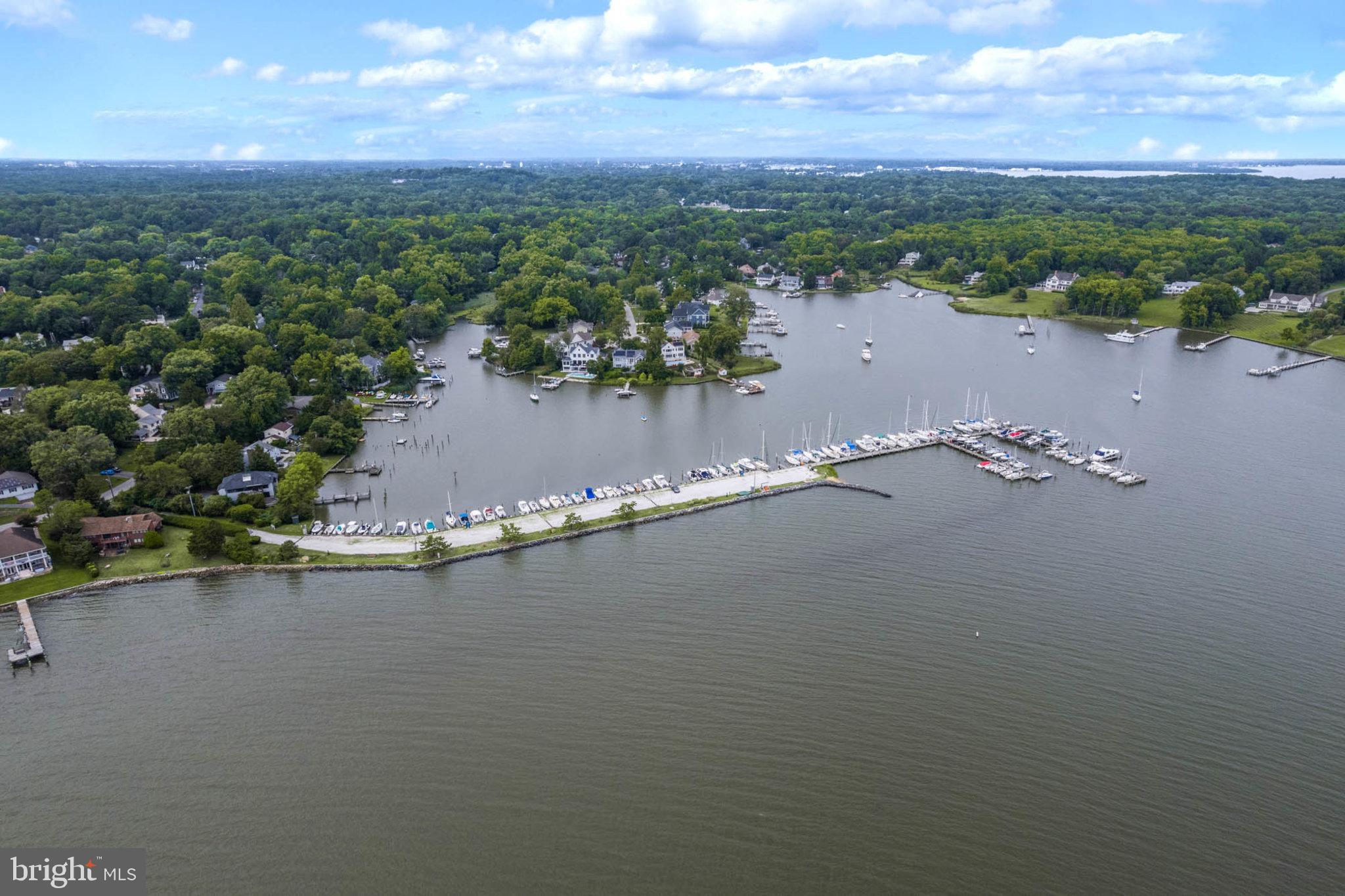 HILLSMERE SHORES - Residential