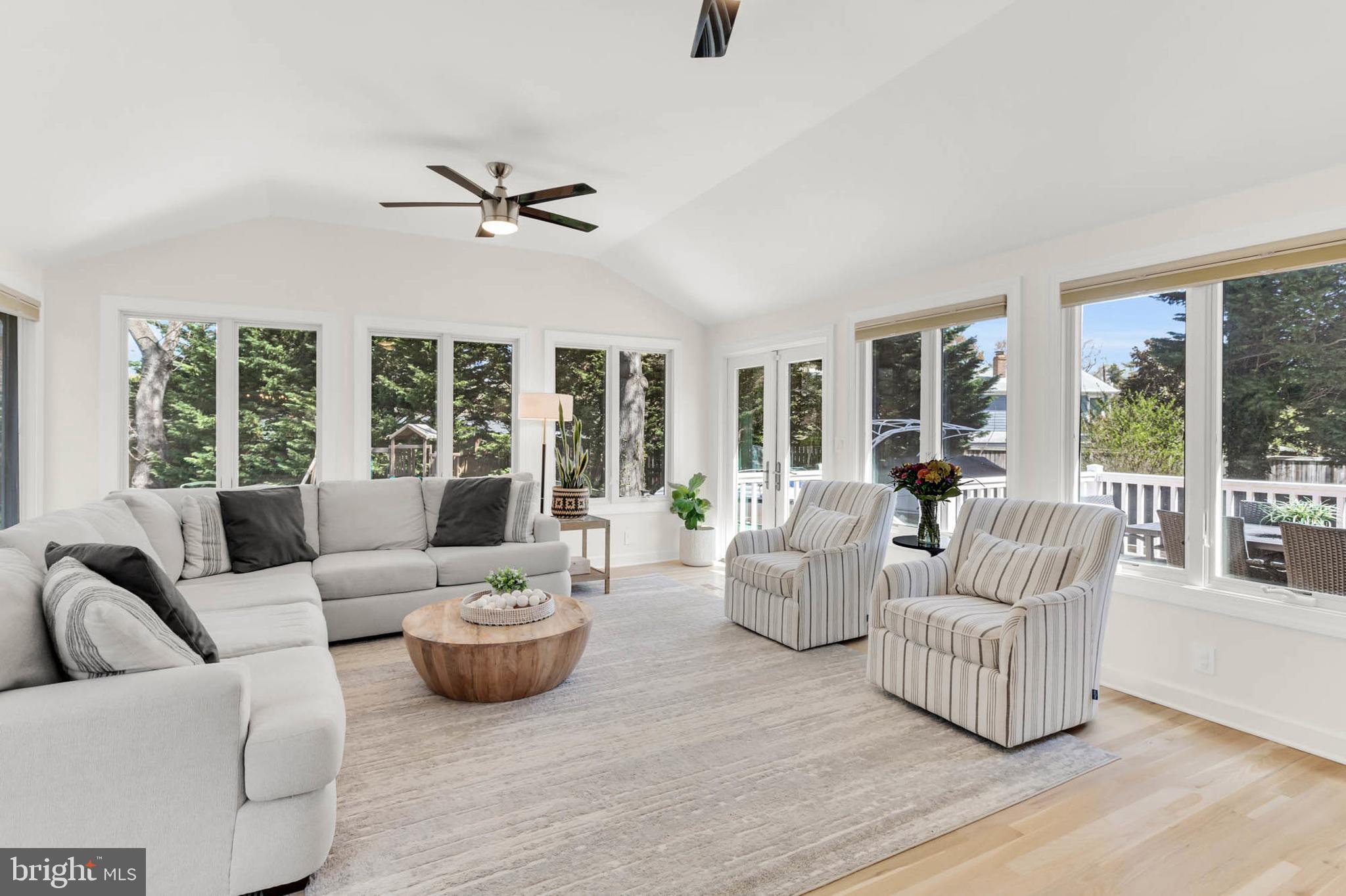 HILLSMERE SHORES - Residential