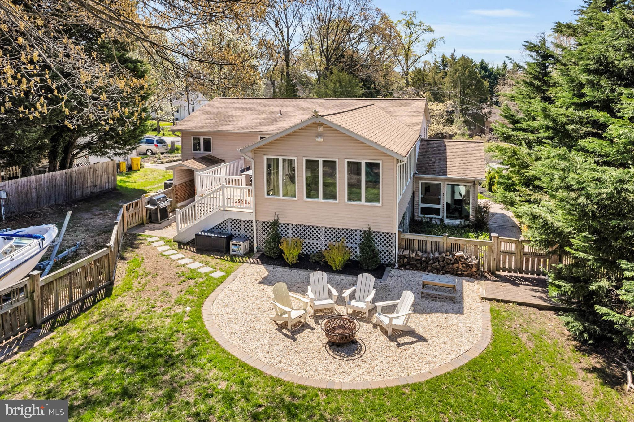 HILLSMERE SHORES - Residential