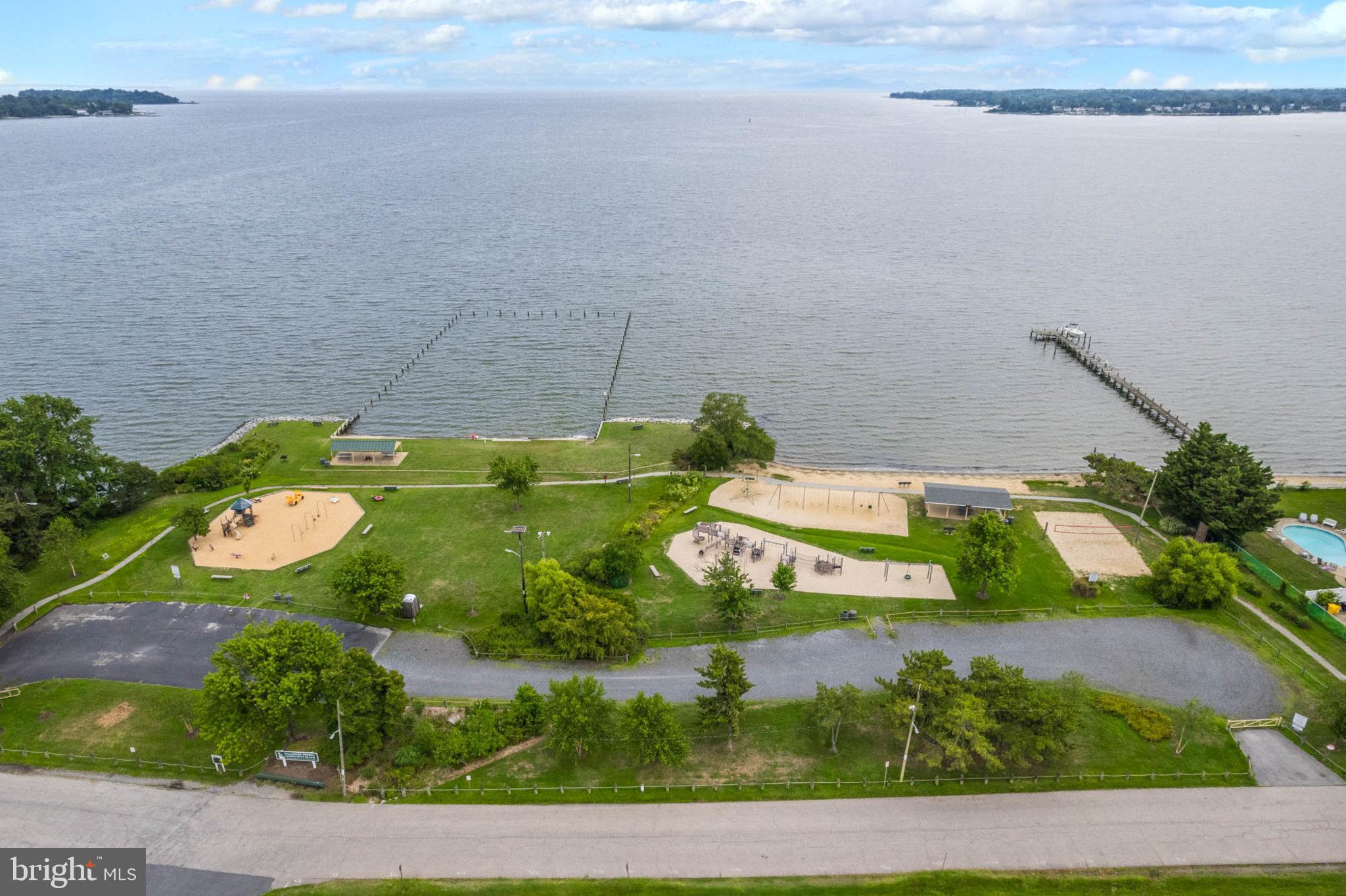 HILLSMERE SHORES - Residential