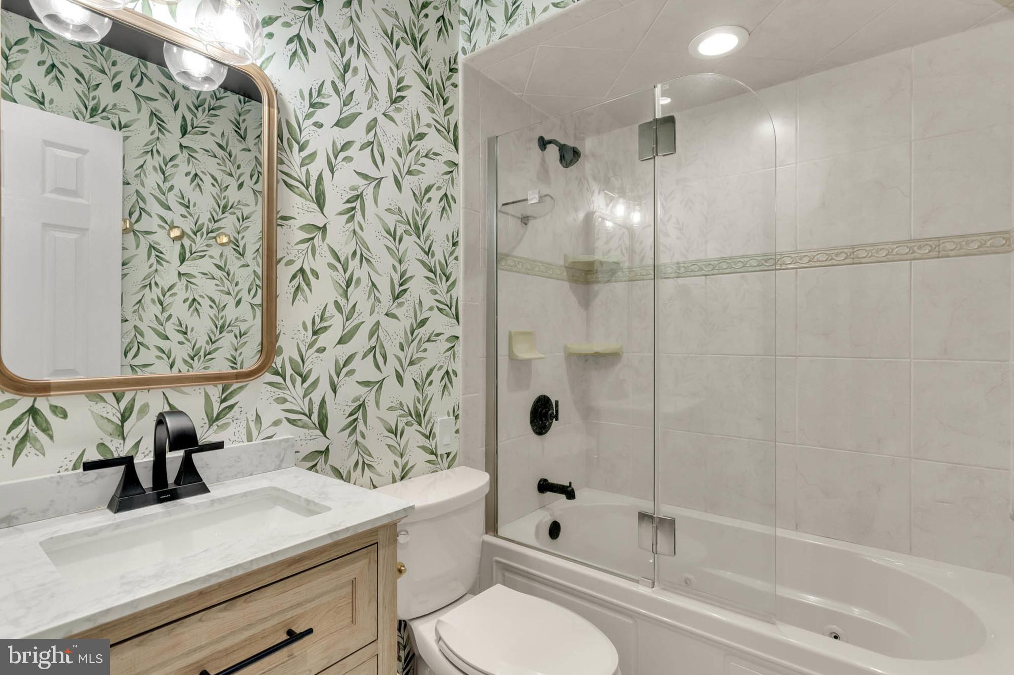 HILLSMERE SHORES - Residential