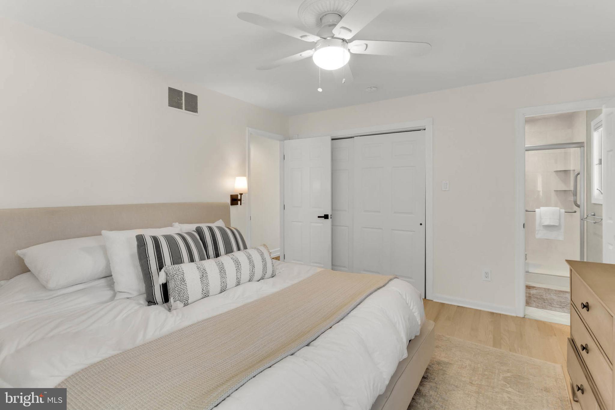 HILLSMERE SHORES - Residential