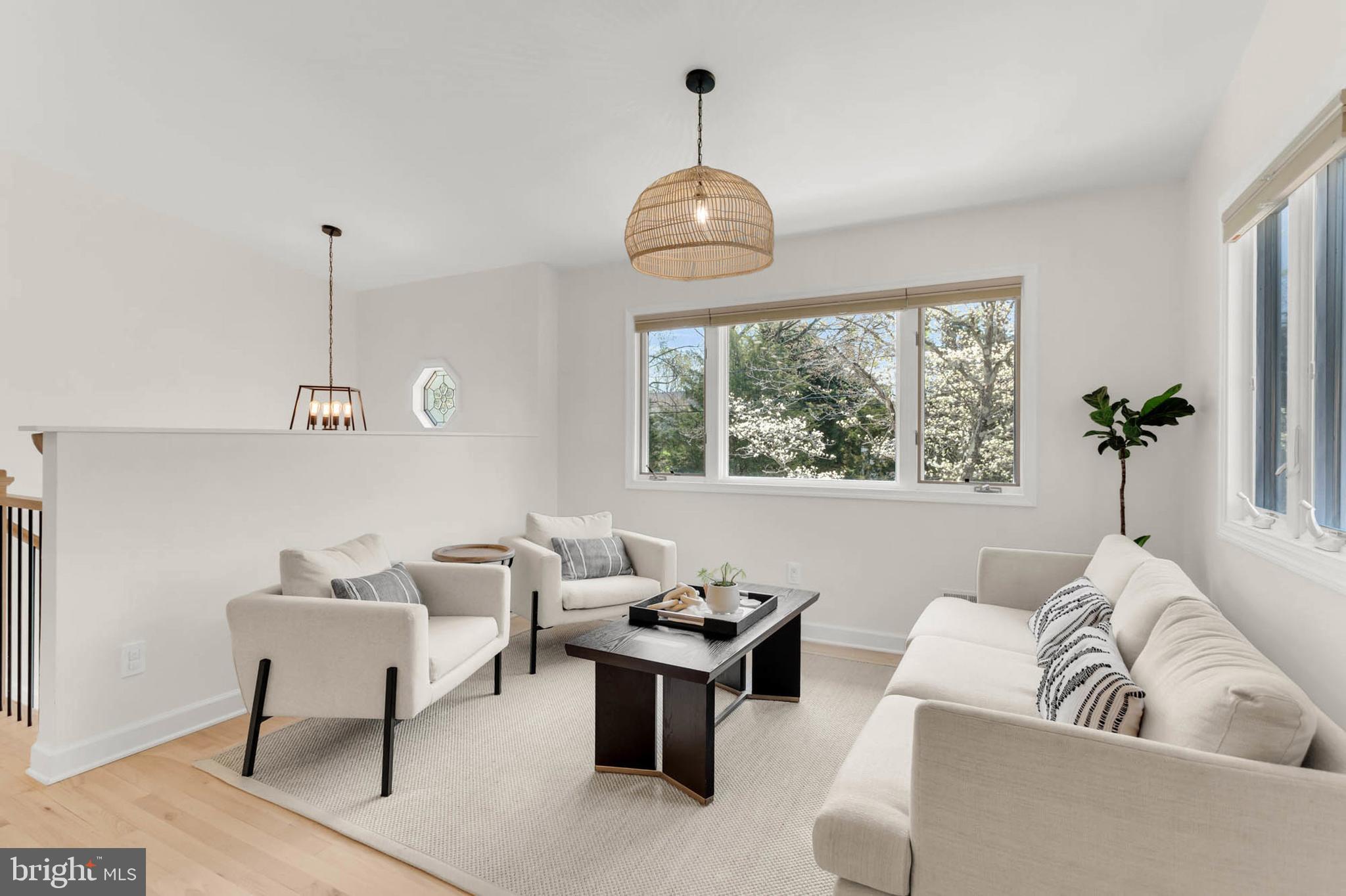 HILLSMERE SHORES - Residential