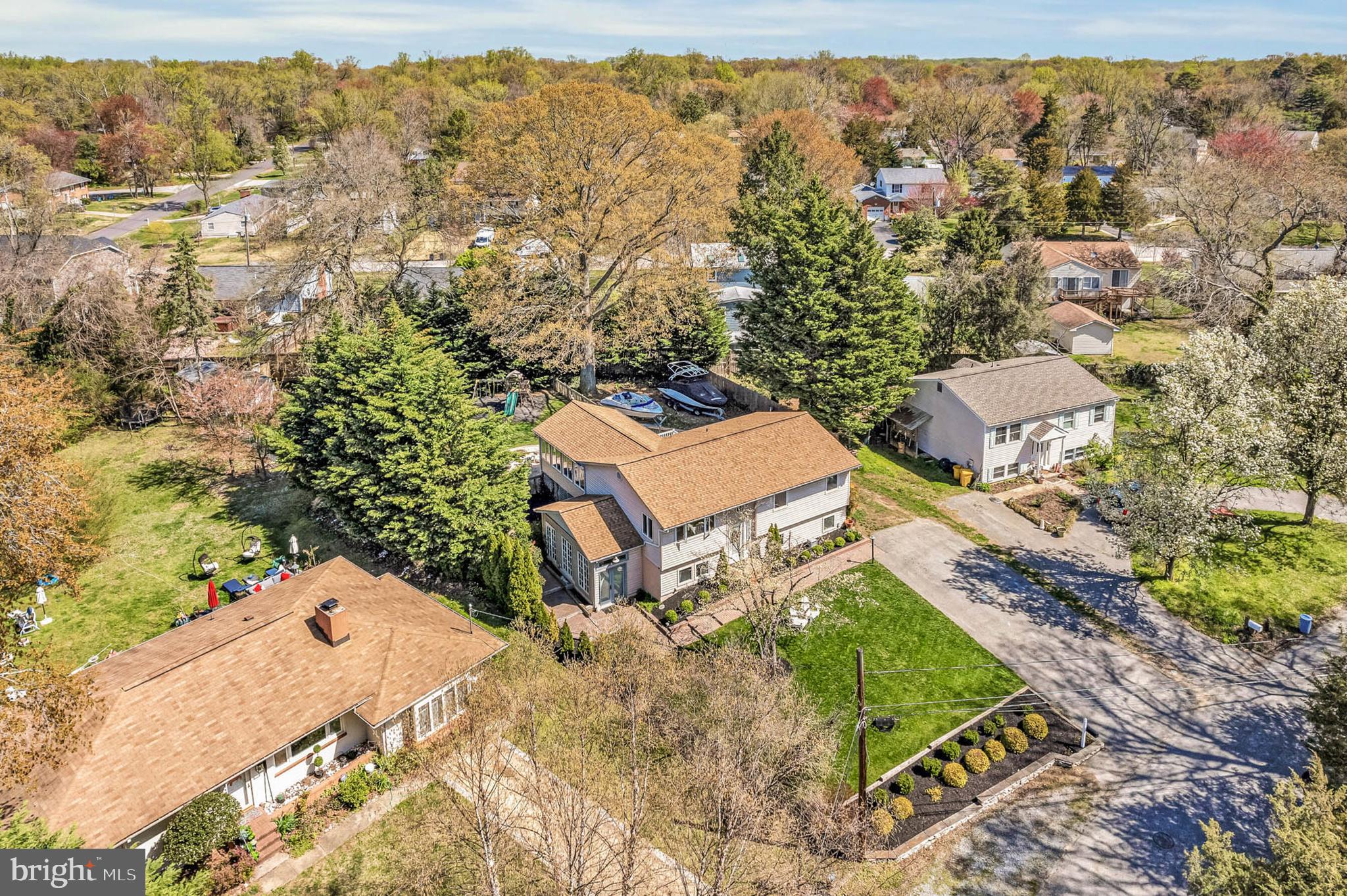 HILLSMERE SHORES - Residential