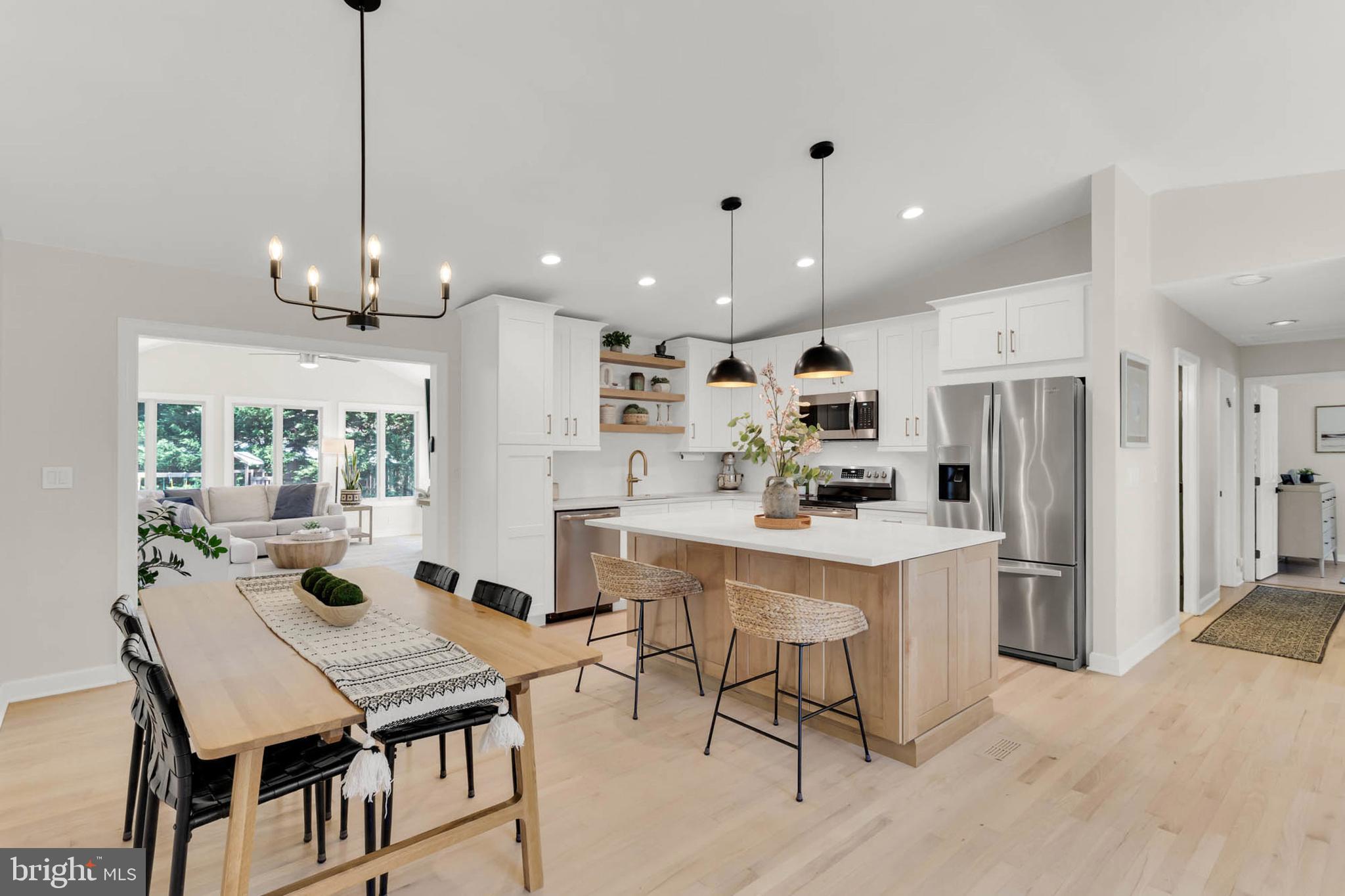 HILLSMERE SHORES - Residential