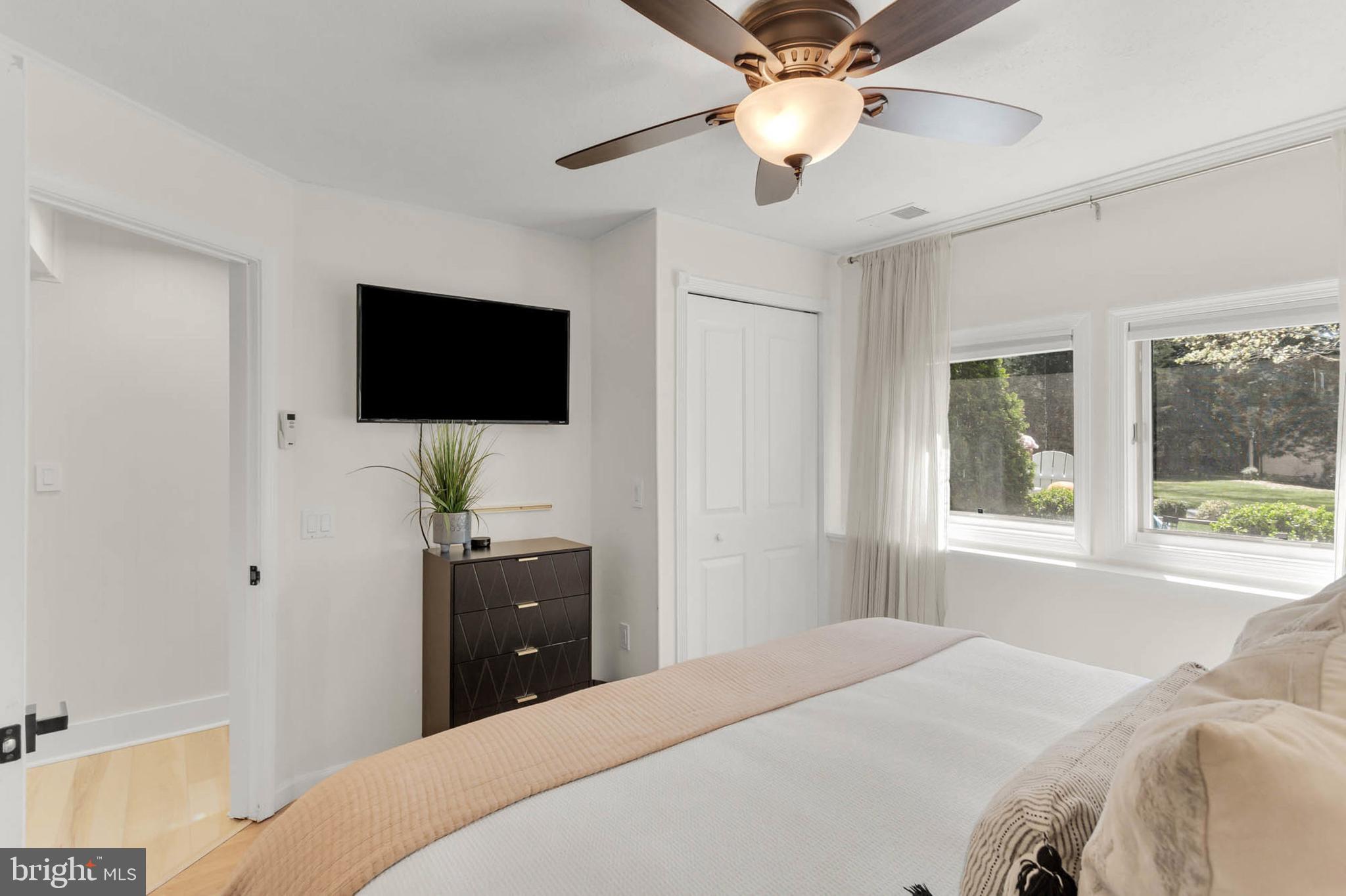 HILLSMERE SHORES - Residential