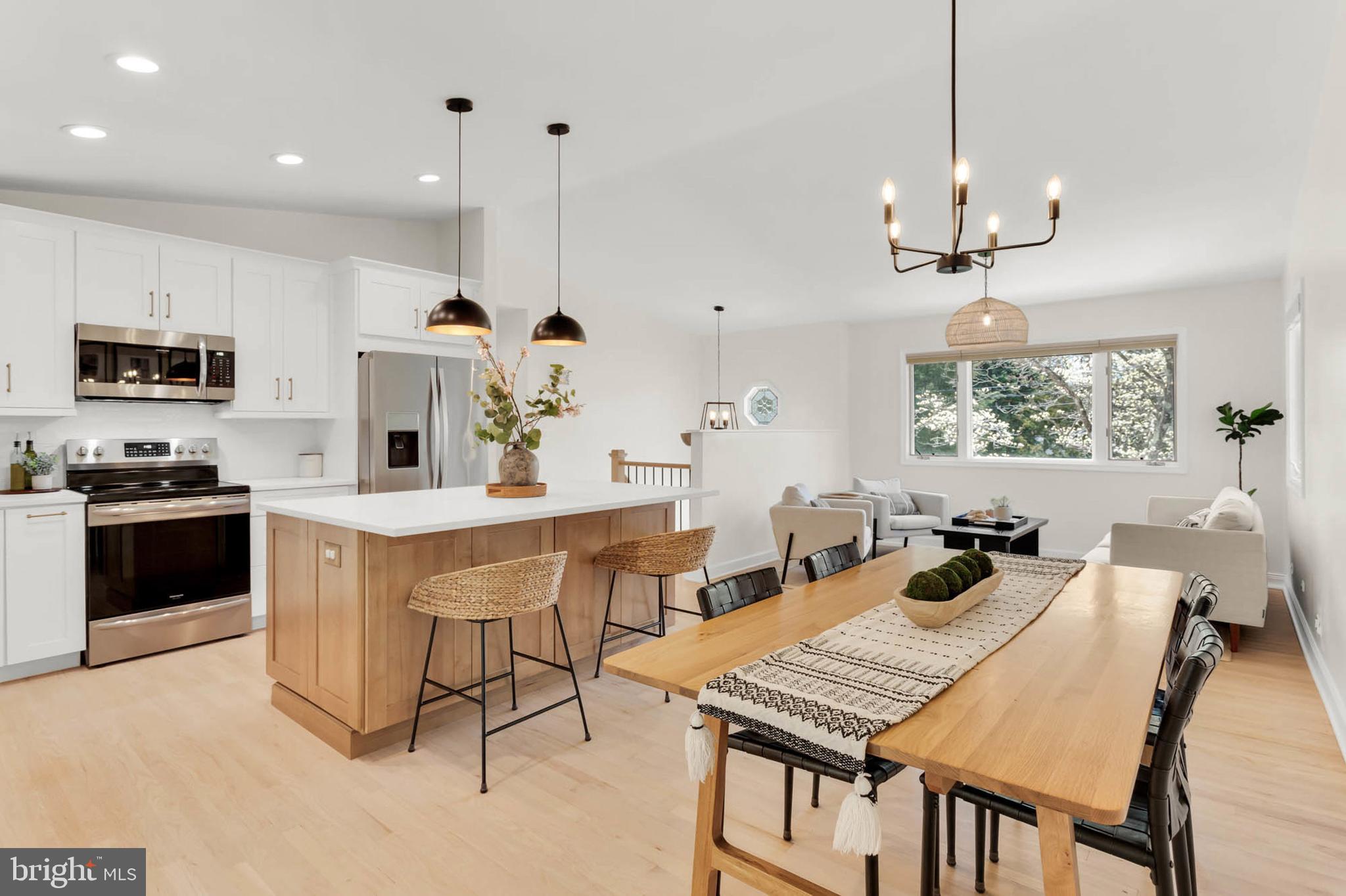 HILLSMERE SHORES - Residential