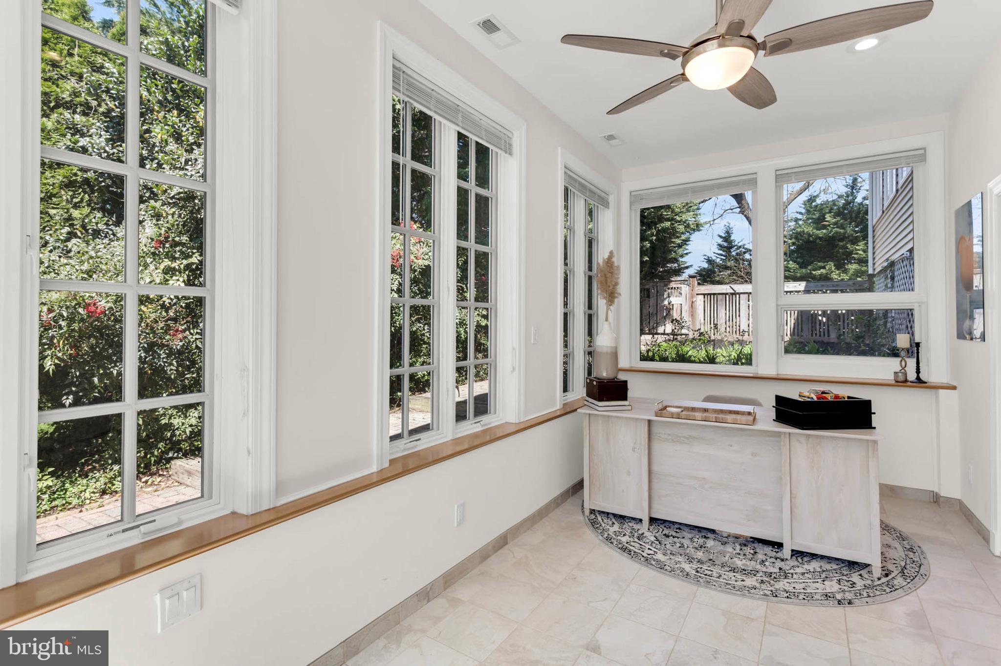 HILLSMERE SHORES - Residential