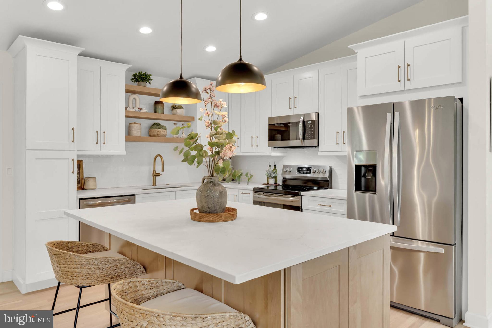 HILLSMERE SHORES - Residential