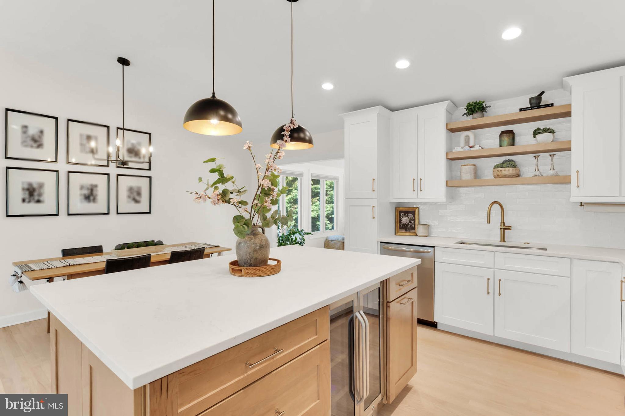 HILLSMERE SHORES - Residential