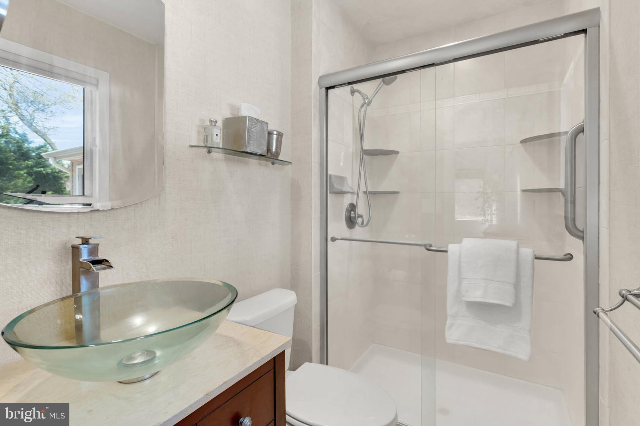 HILLSMERE SHORES - Residential