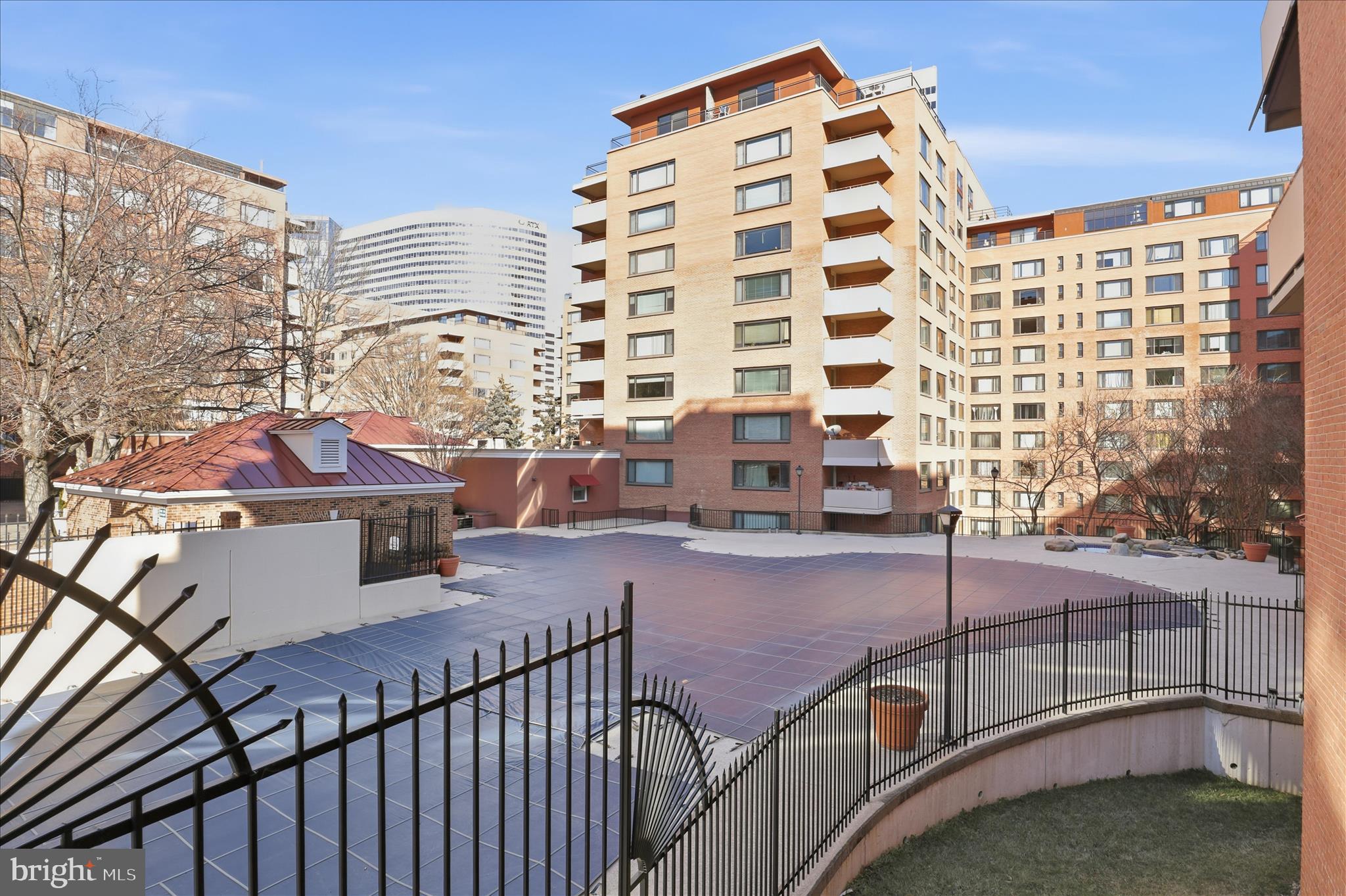 RIVER PLACE - Residential