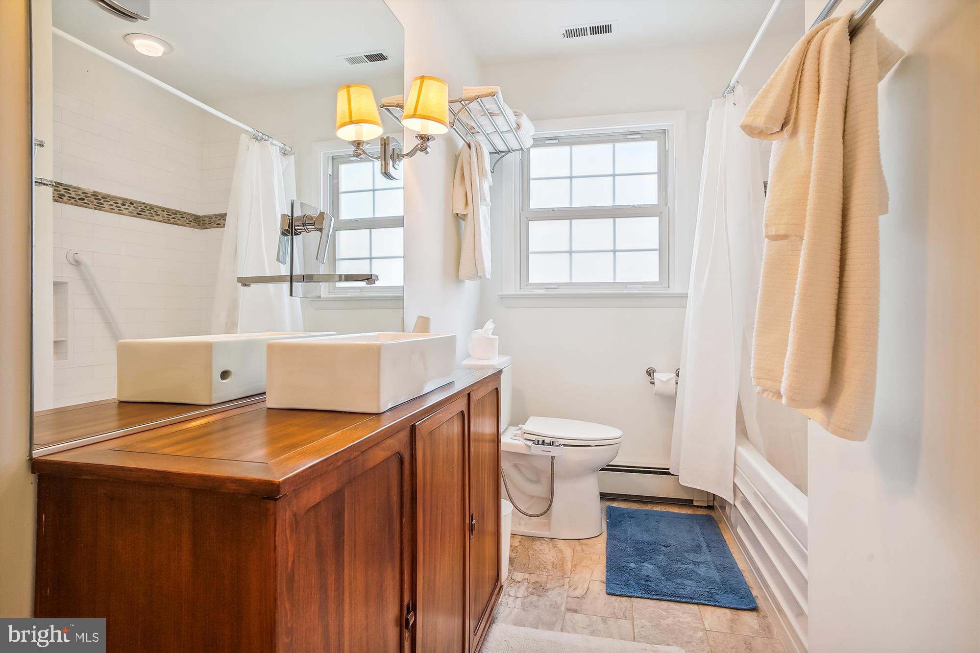 EASTON - Residential Lease